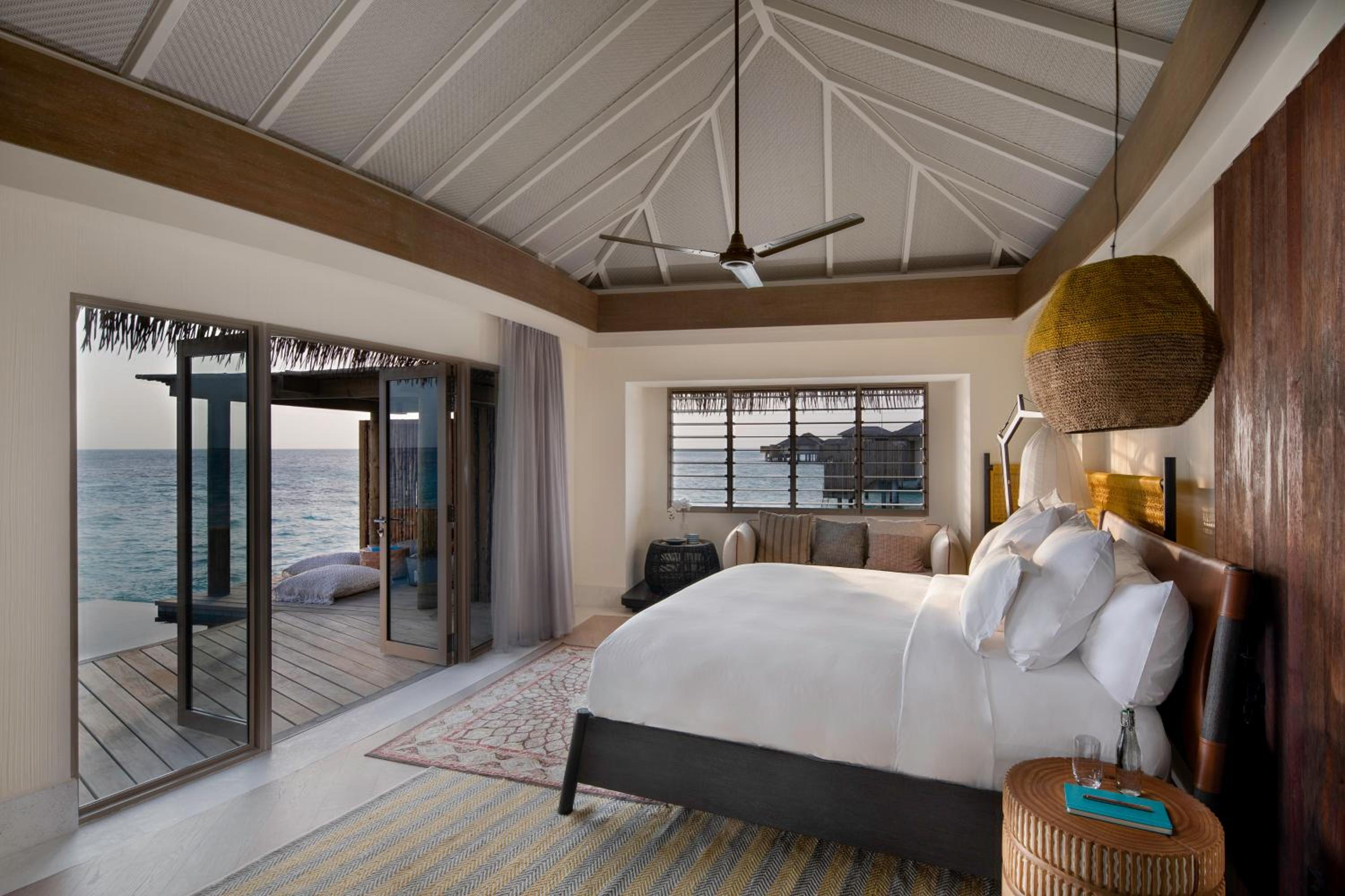 Standard Room with Overwater Pool - Club Benefits, InterContinental Maldives Maamunagau Resort