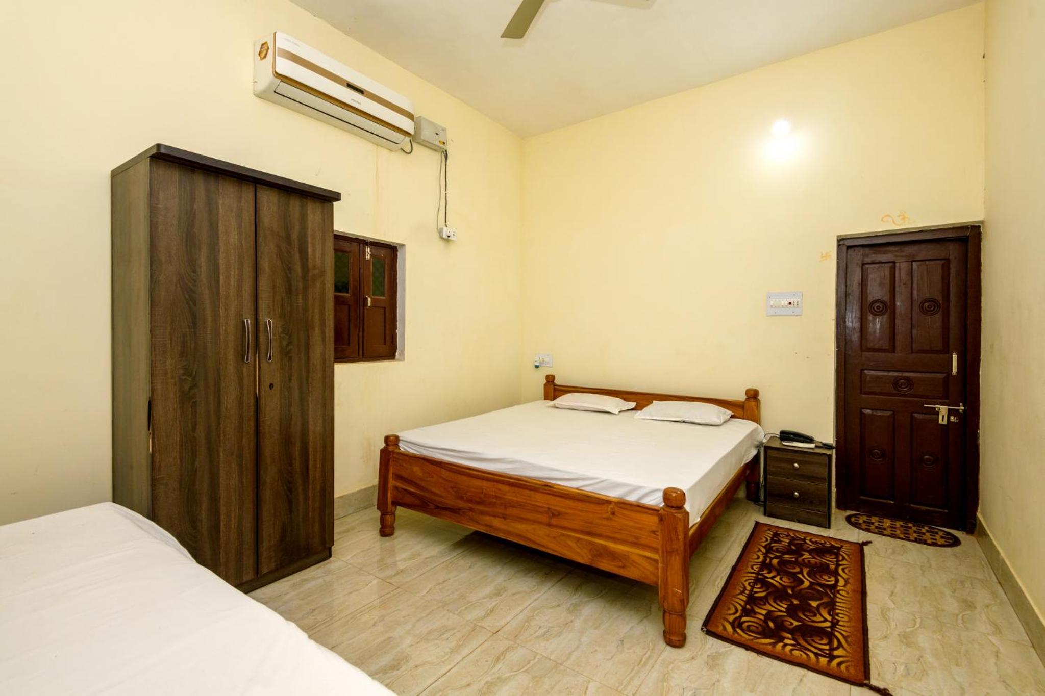 Double Room with Private Bathroom - Photo 3