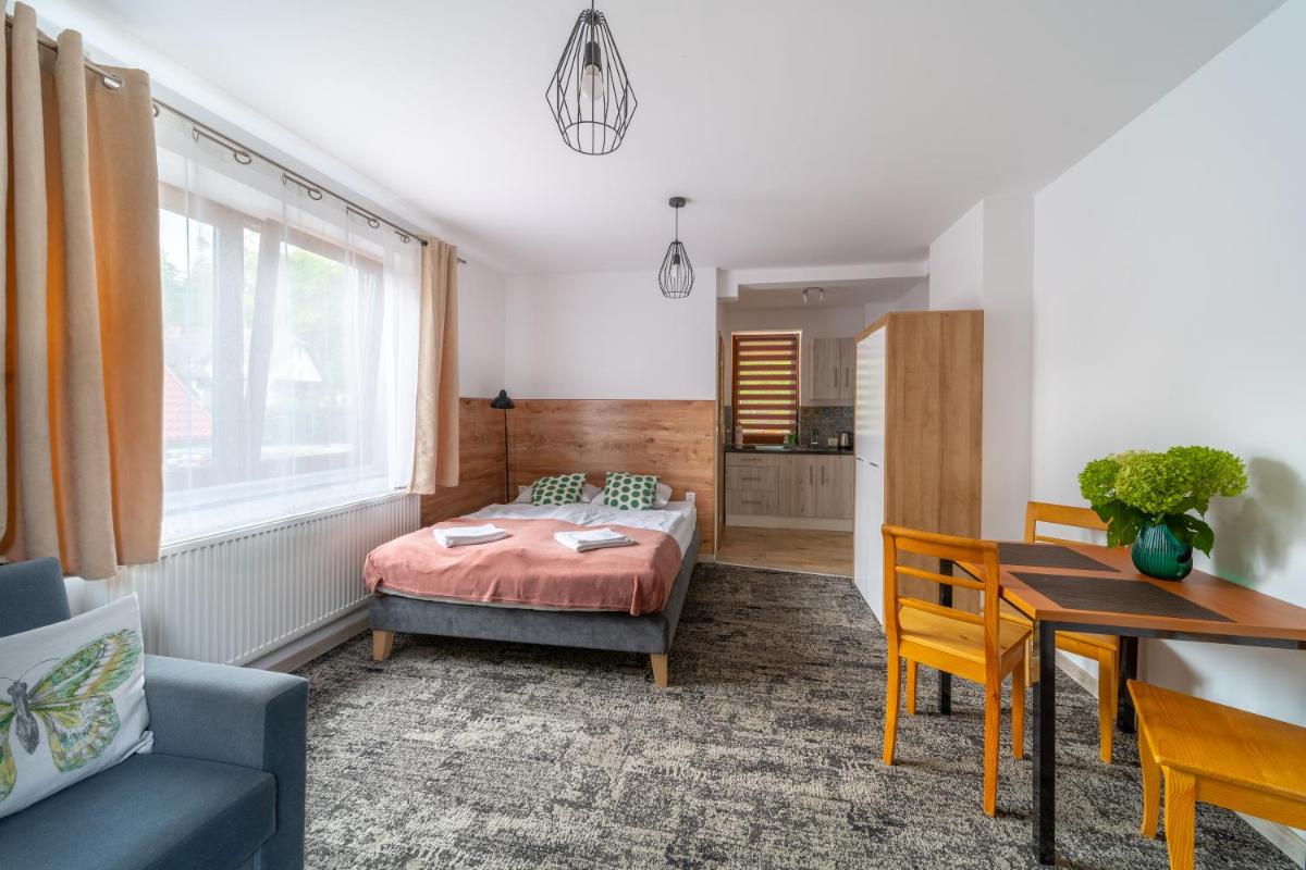 Double Room with Balcony (2 Adults + 1 Child) photo 2