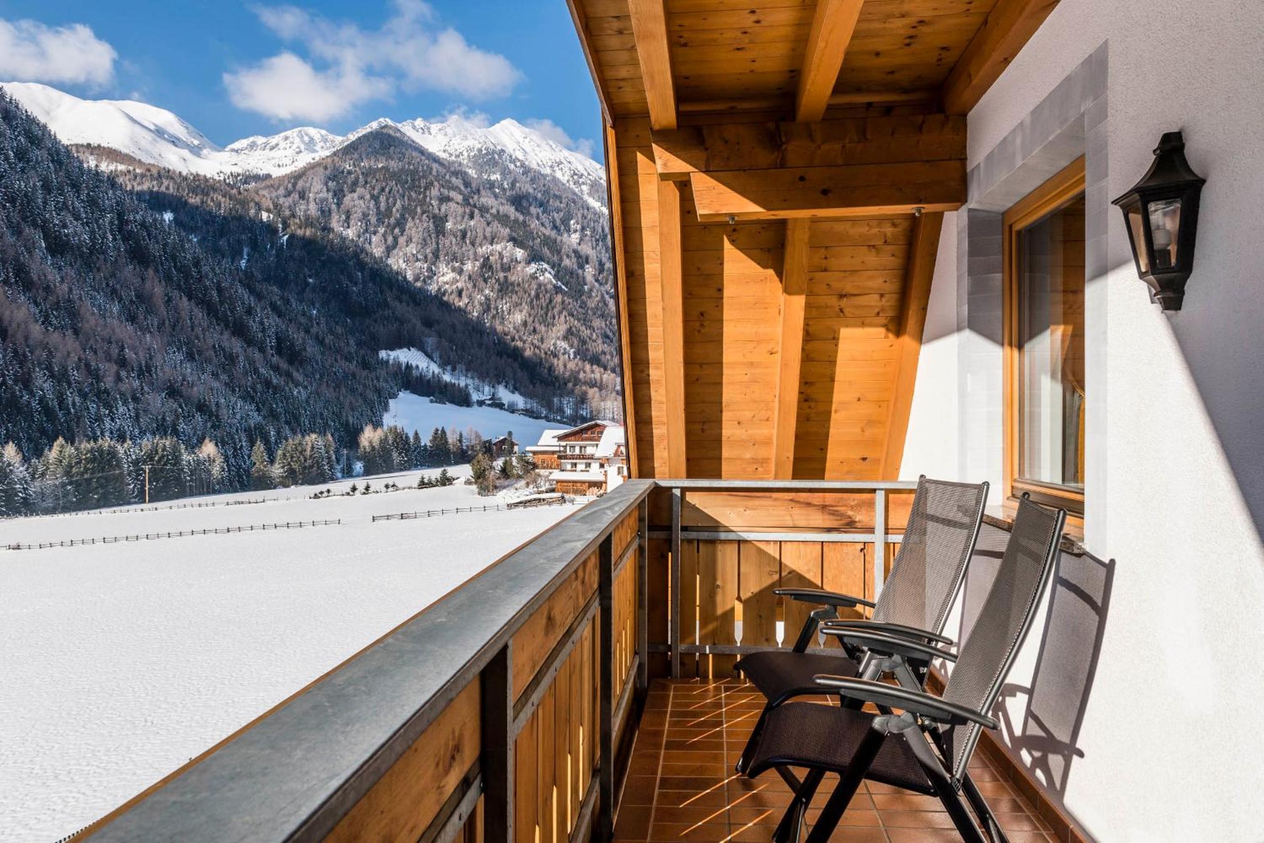 Double Room with Balcony - Photo 4