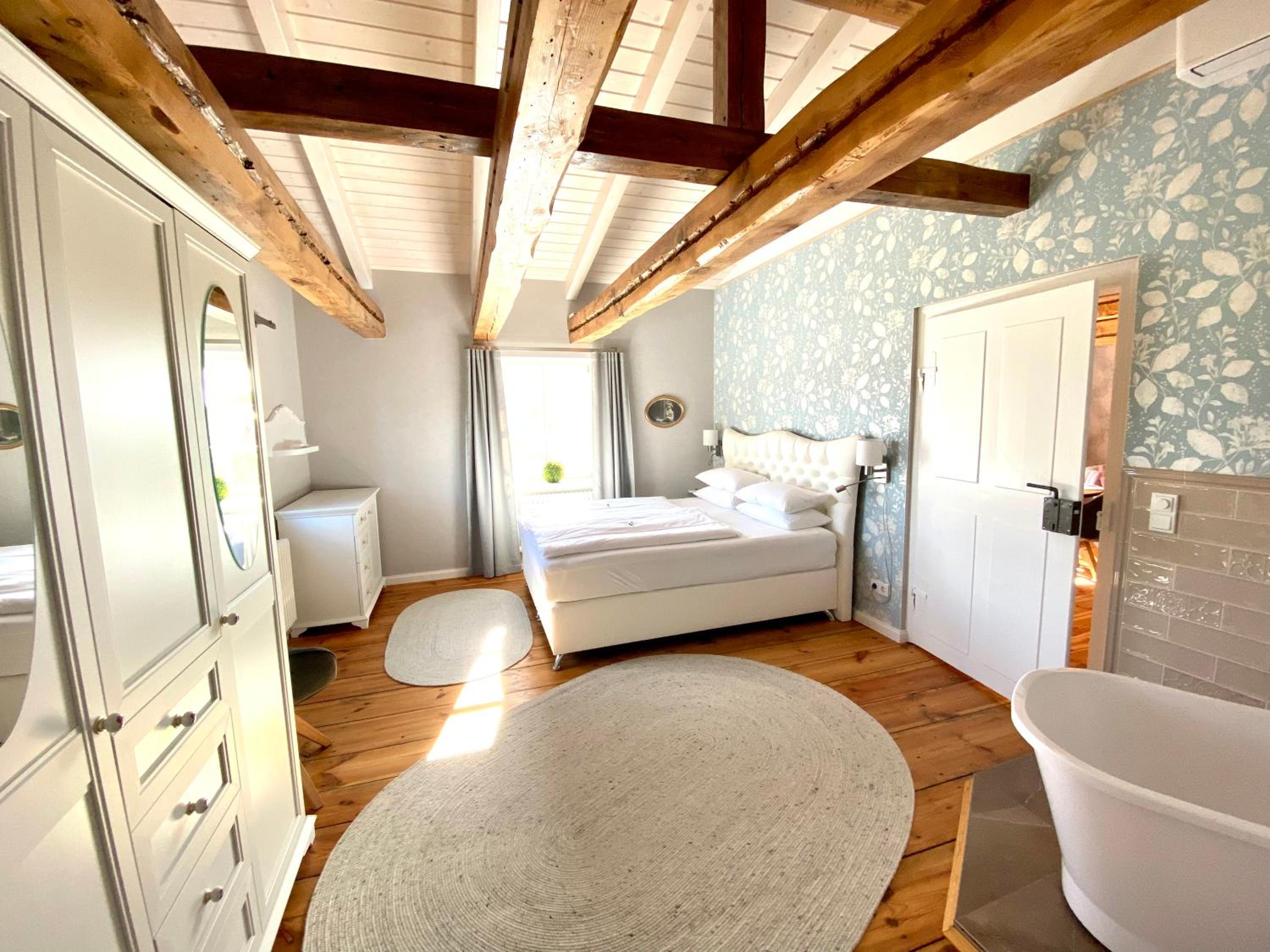 Three-Bedroom Villa photo 1