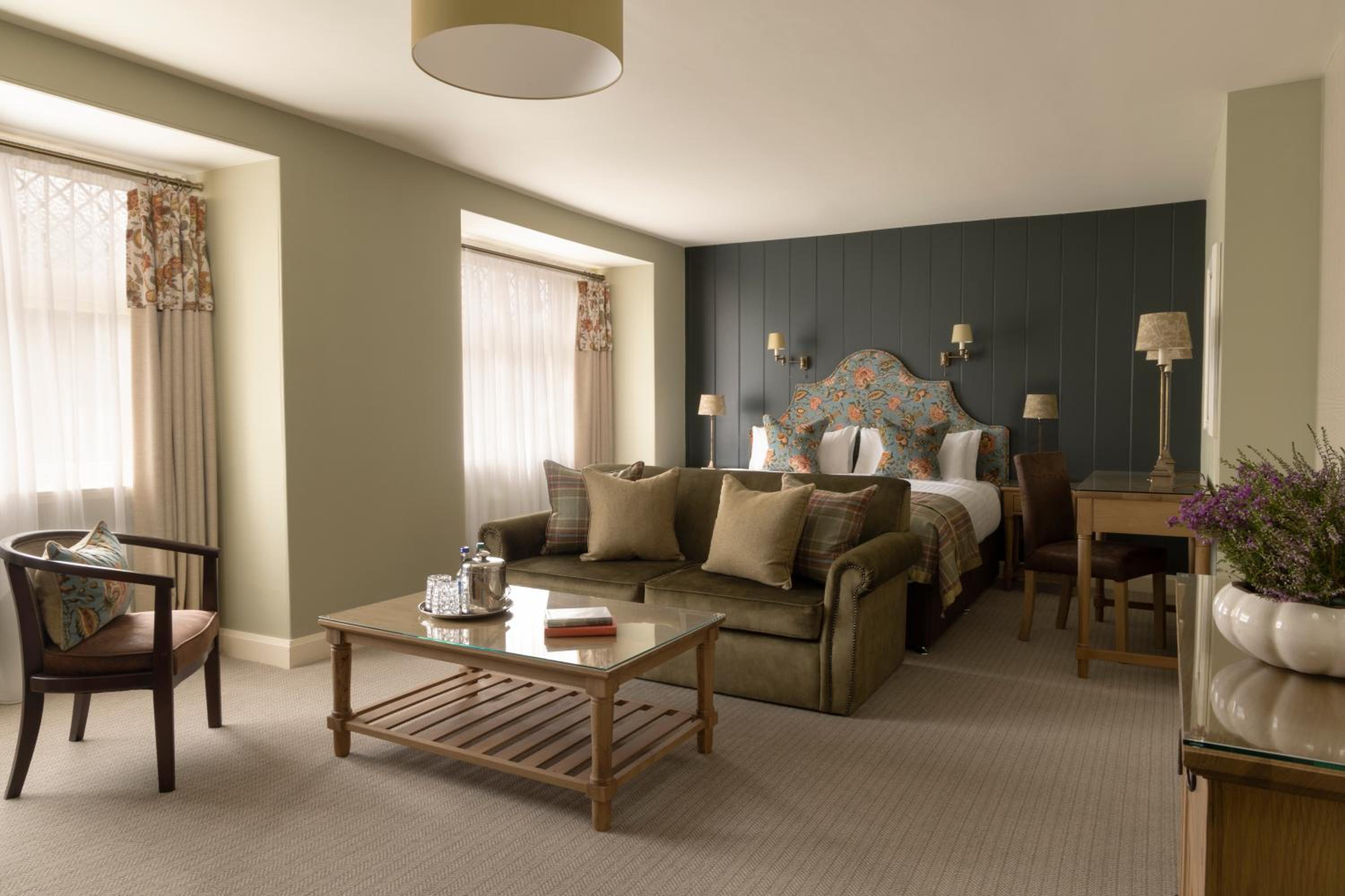Premium Suite - Photo 1