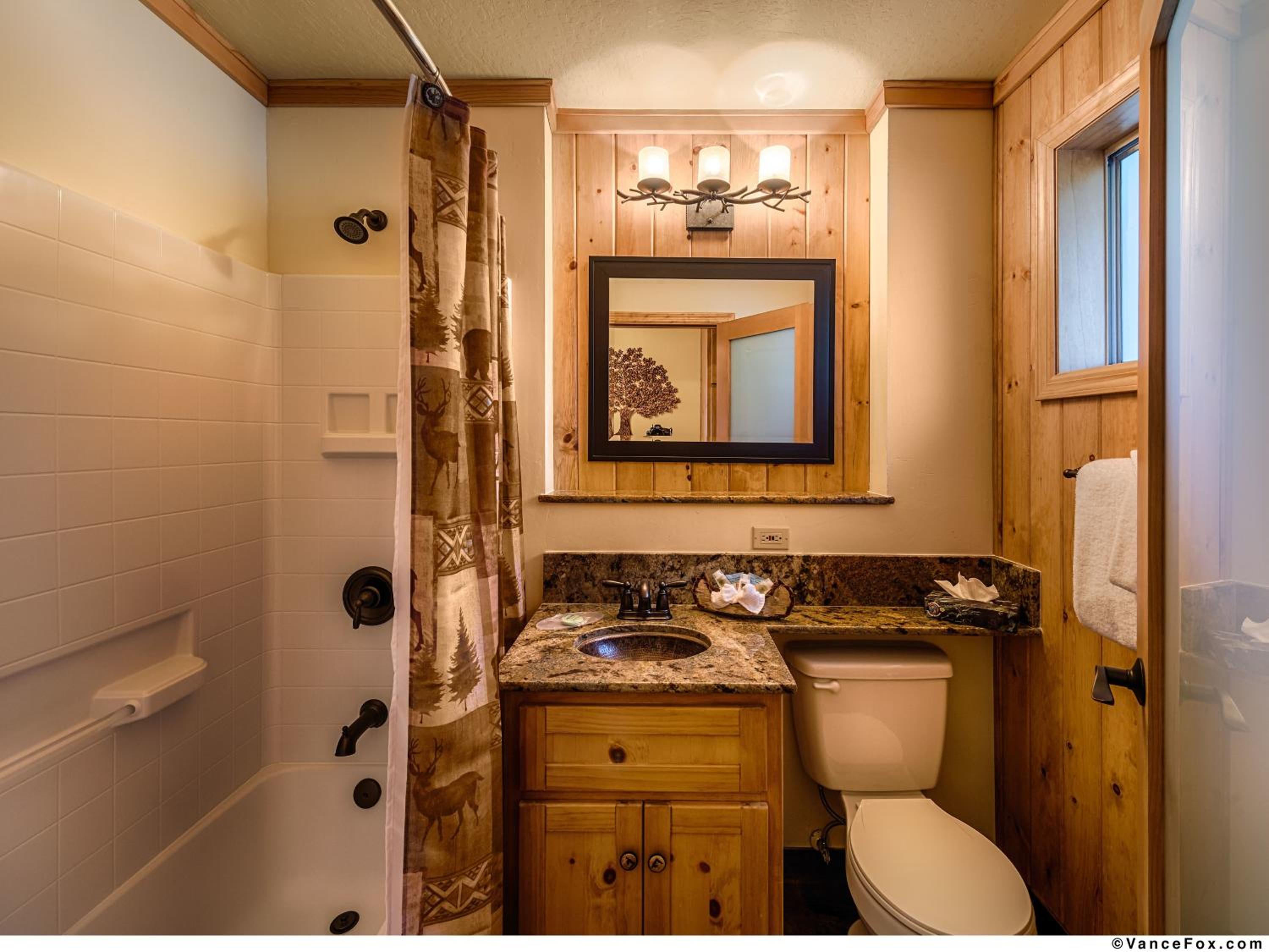 Studio with Lake View - Photo 2