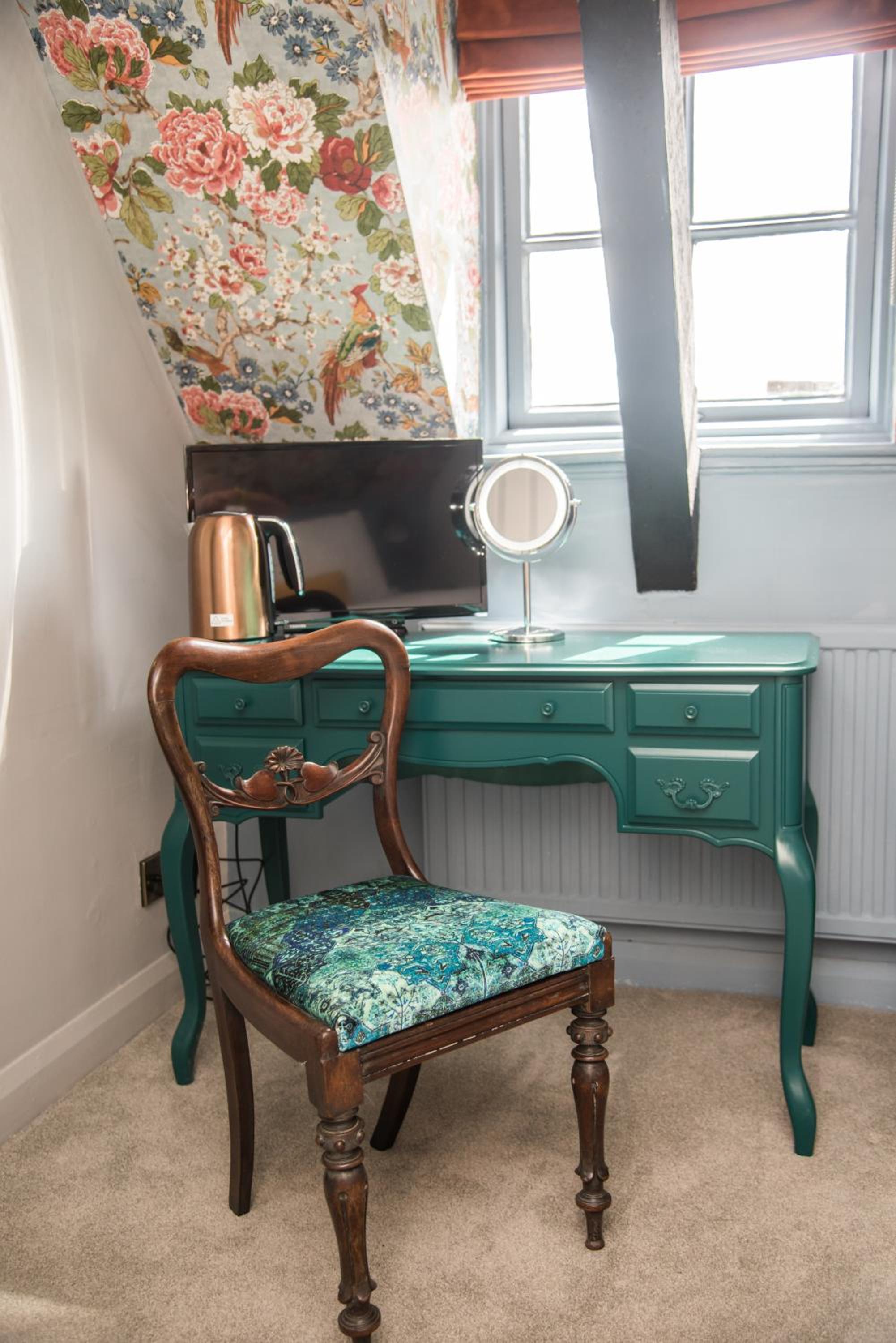 Double Room with Private Bathroom - Photo 2