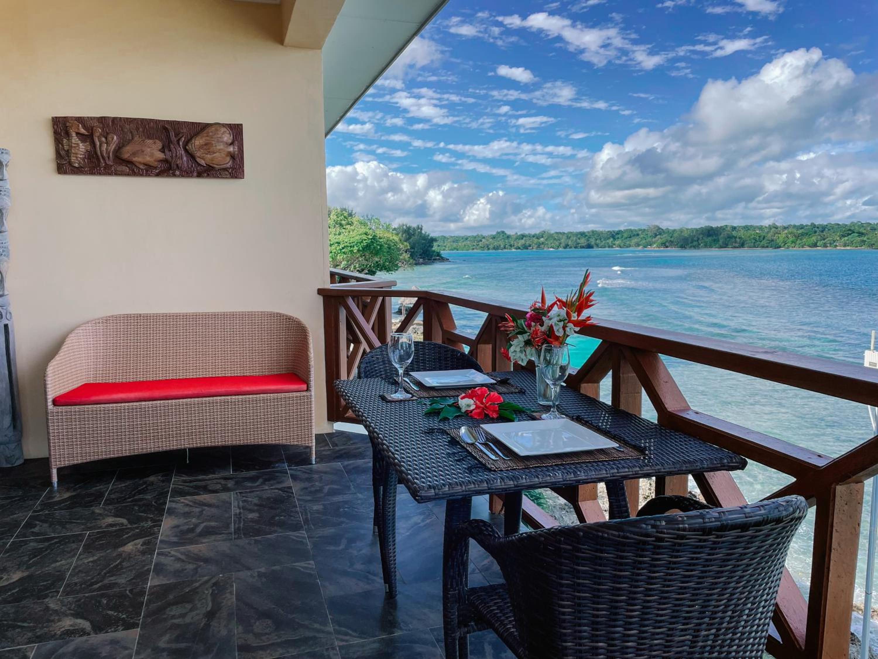 Luxury Oceanfront Suite - Photo 2