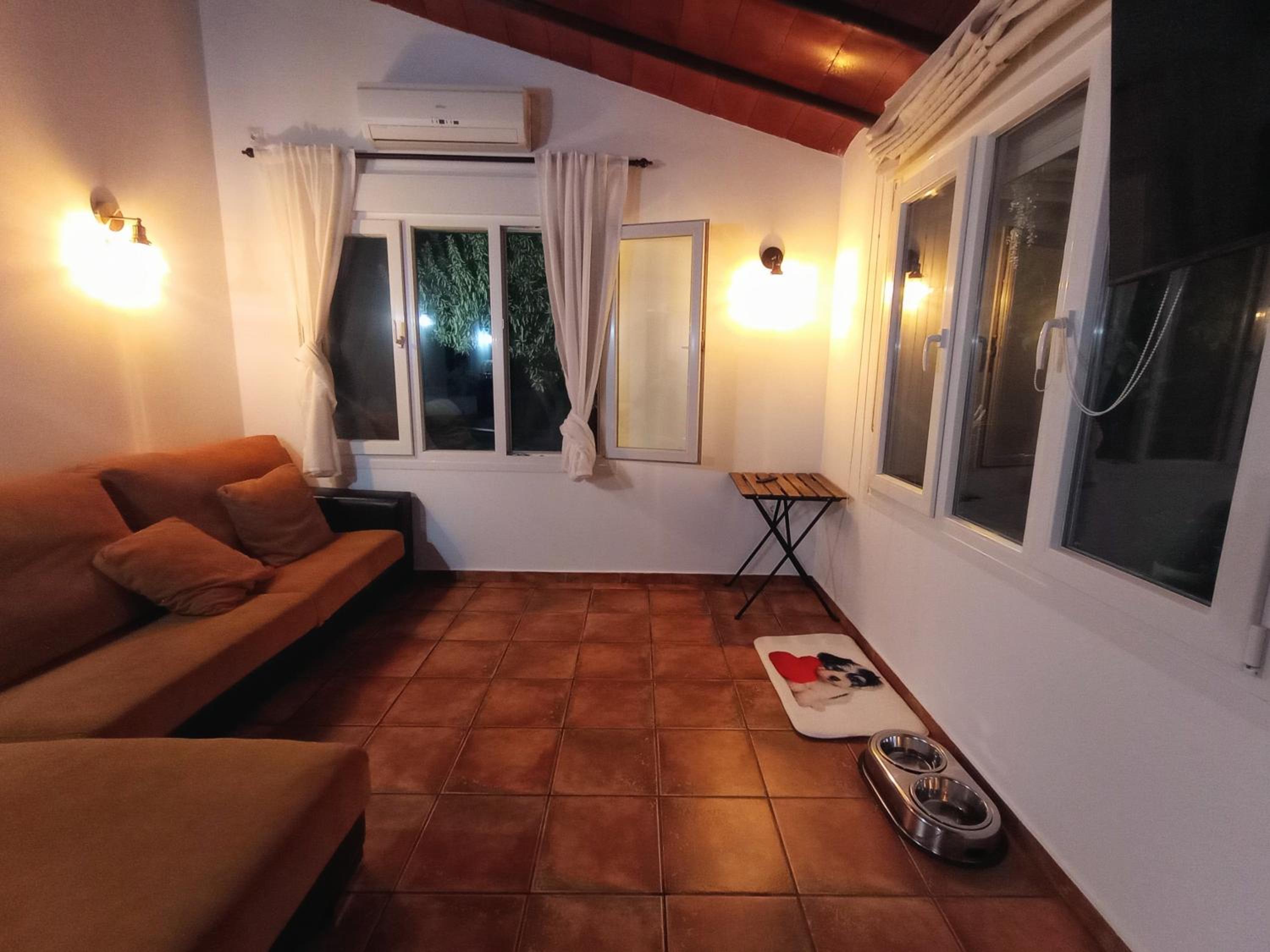 Two-Bedroom House photo 3