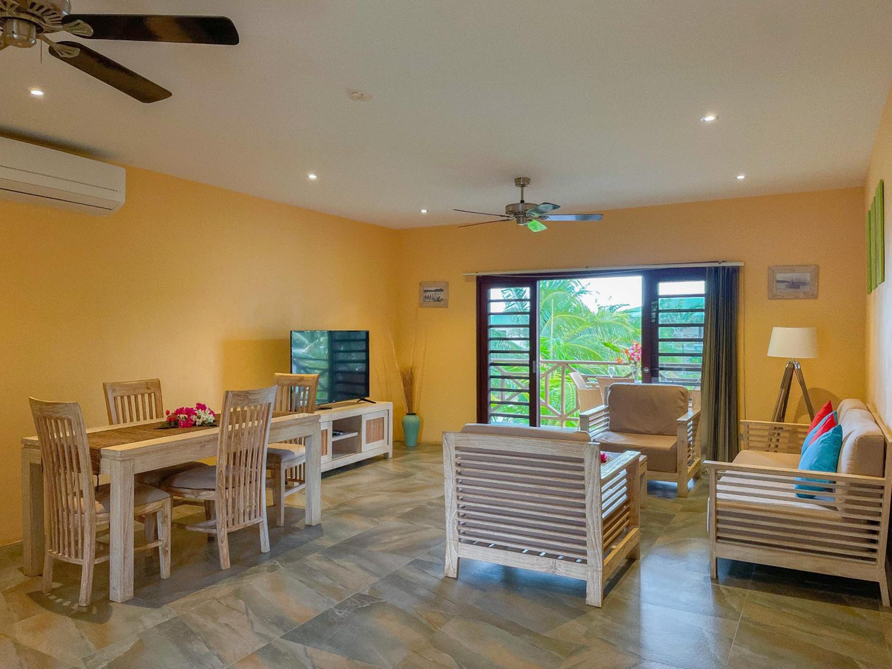 Two-Bedroom Apartment with Ocean View - Photo 7