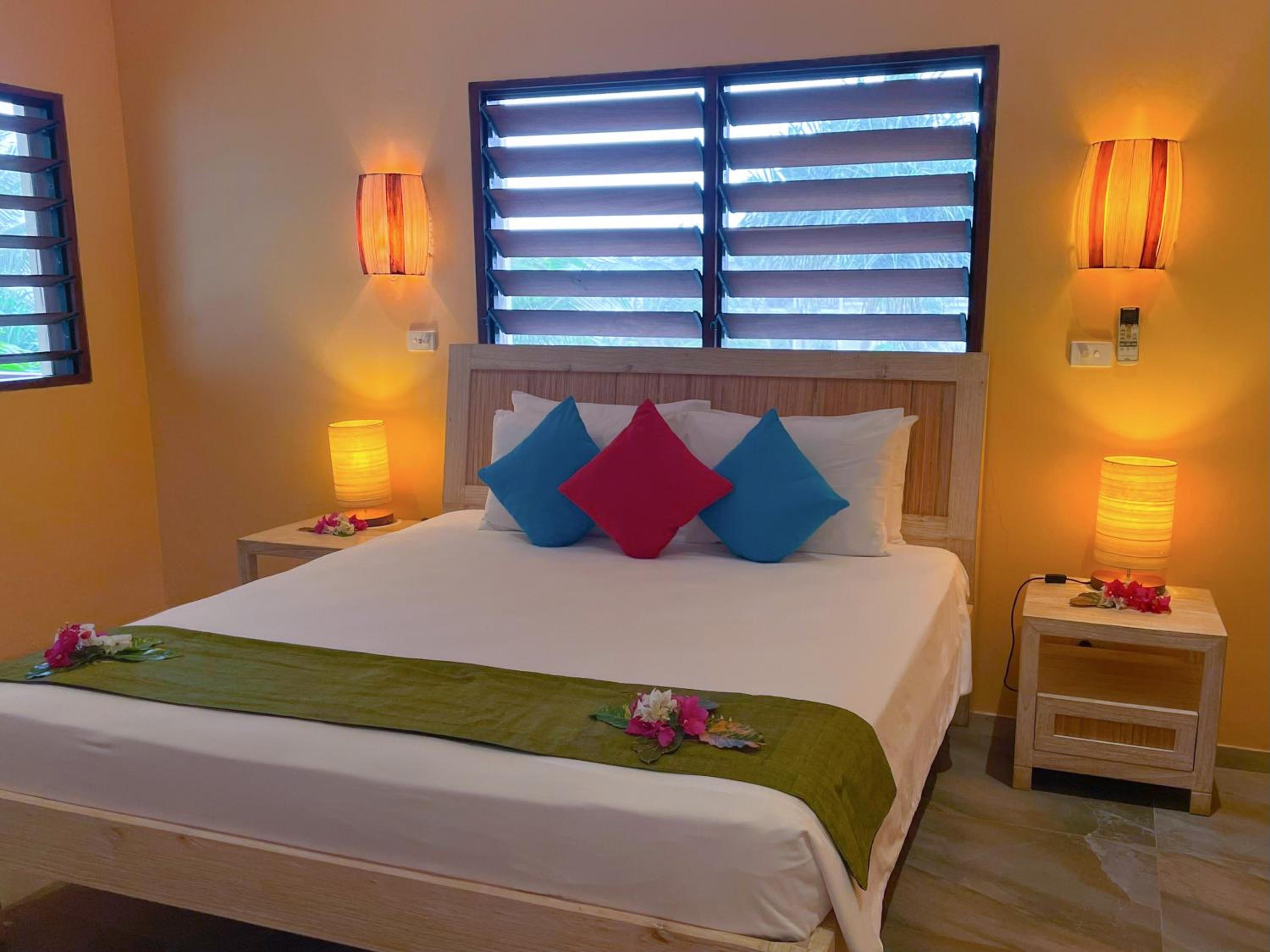 Two-Bedroom Apartment with Ocean View - Photo 9