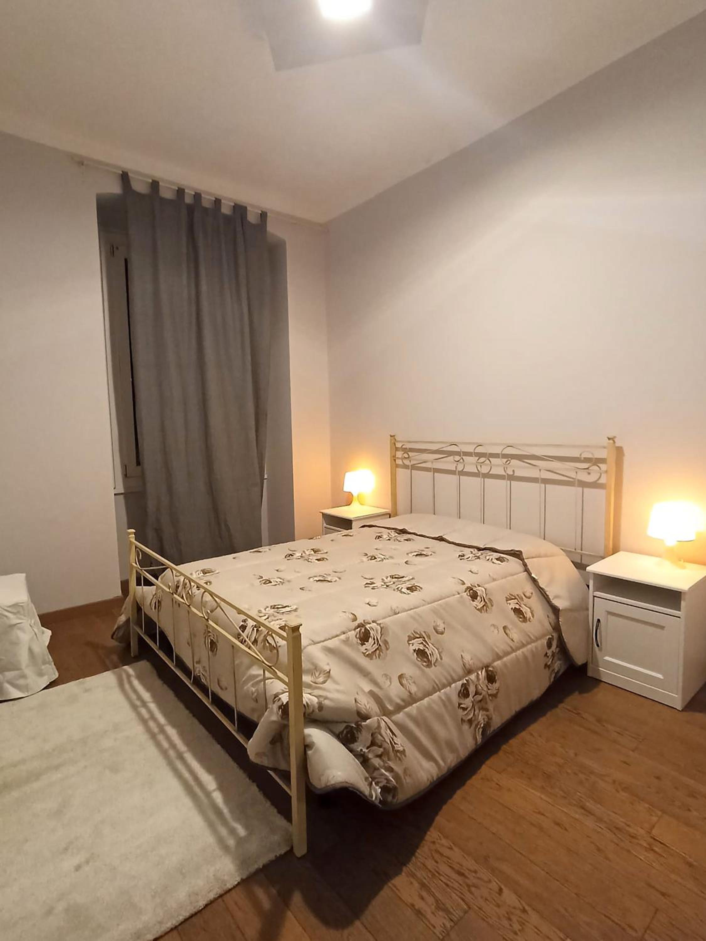 Double Room with Shared Bathroom photo 1