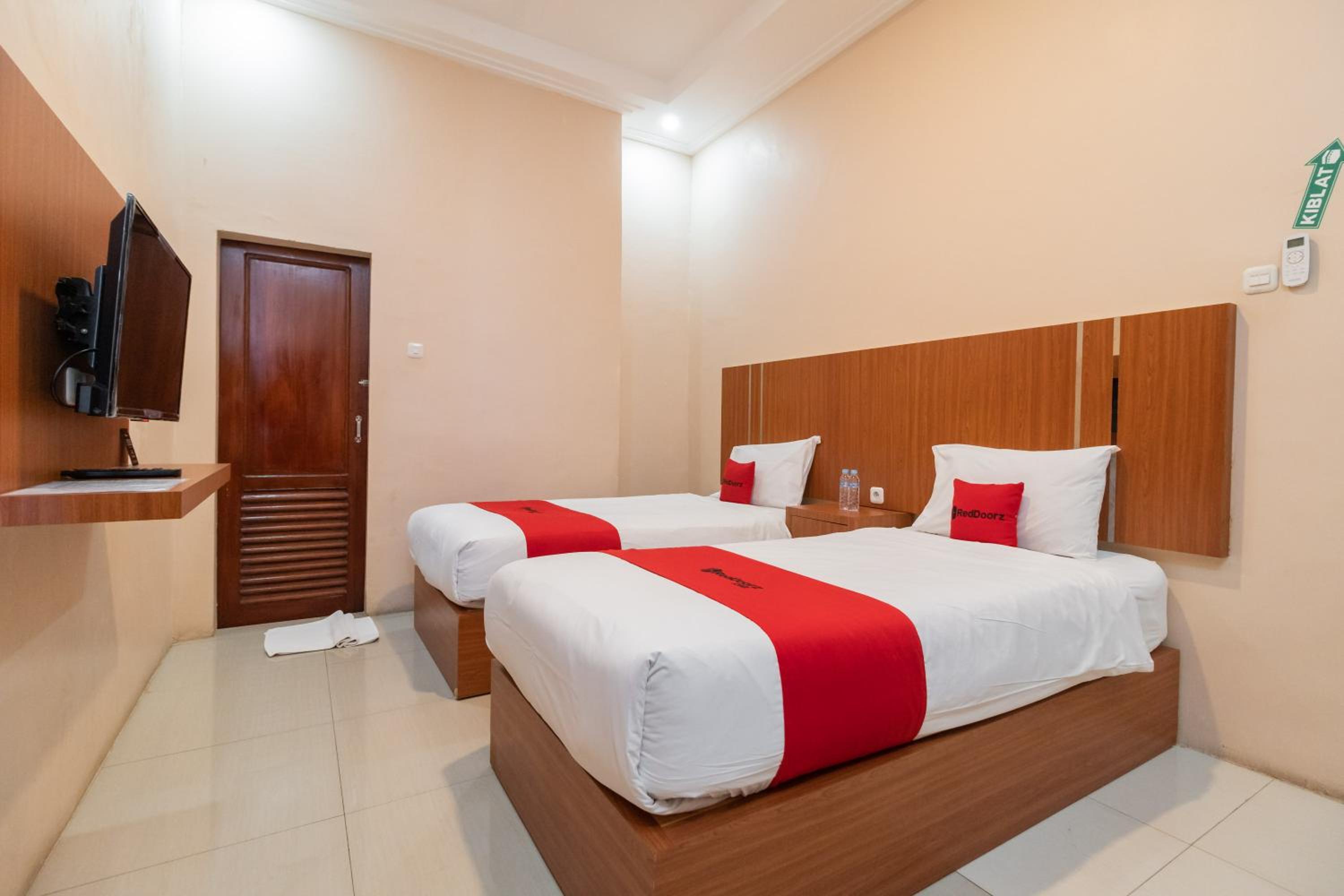 Twin Room - Photo 1