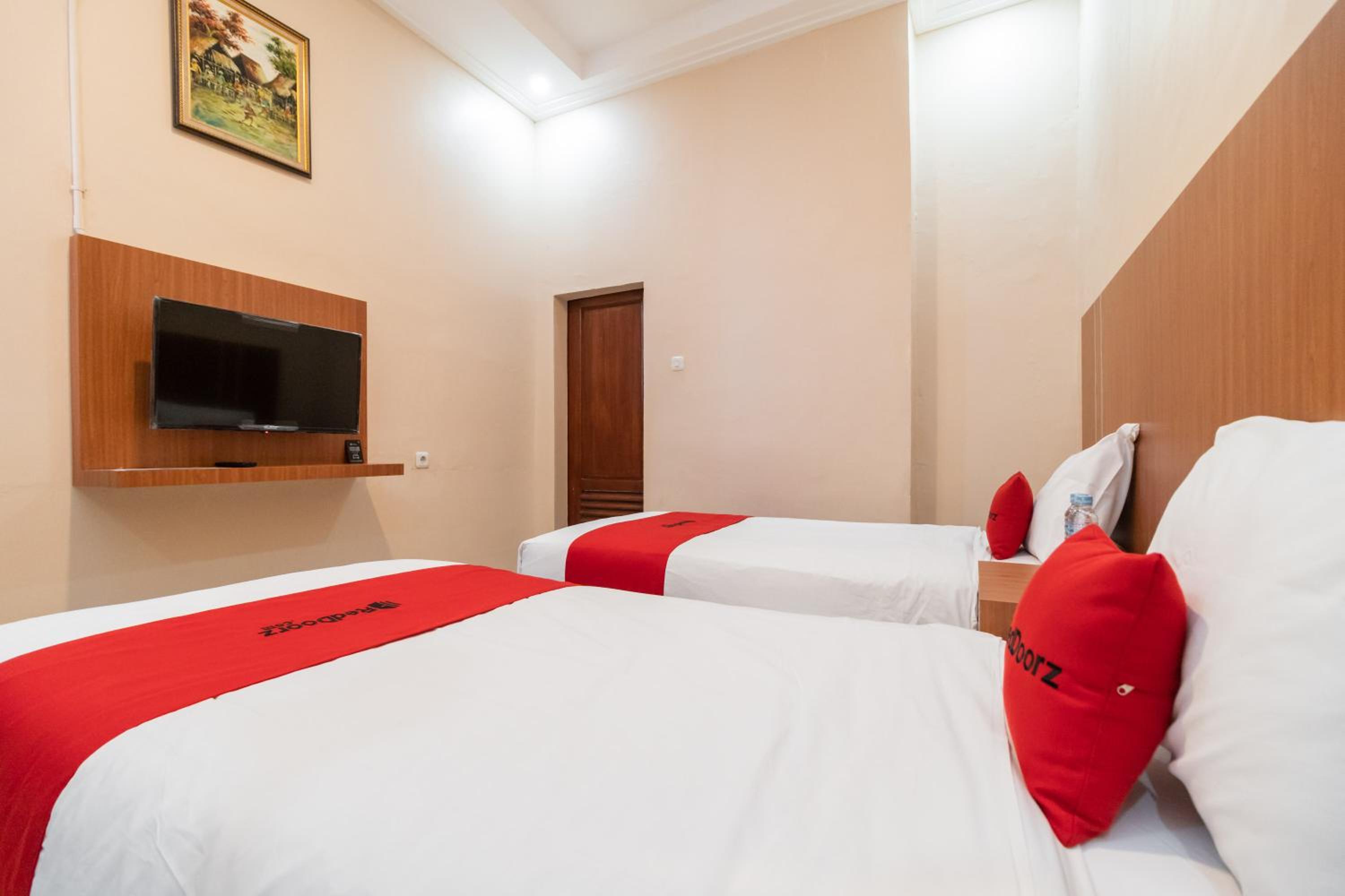 Twin Room - Photo 3