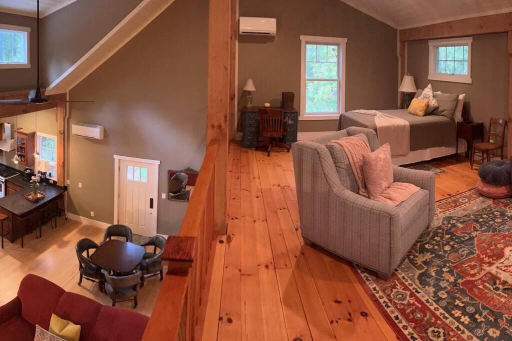 Three-Bedroom House photo 1