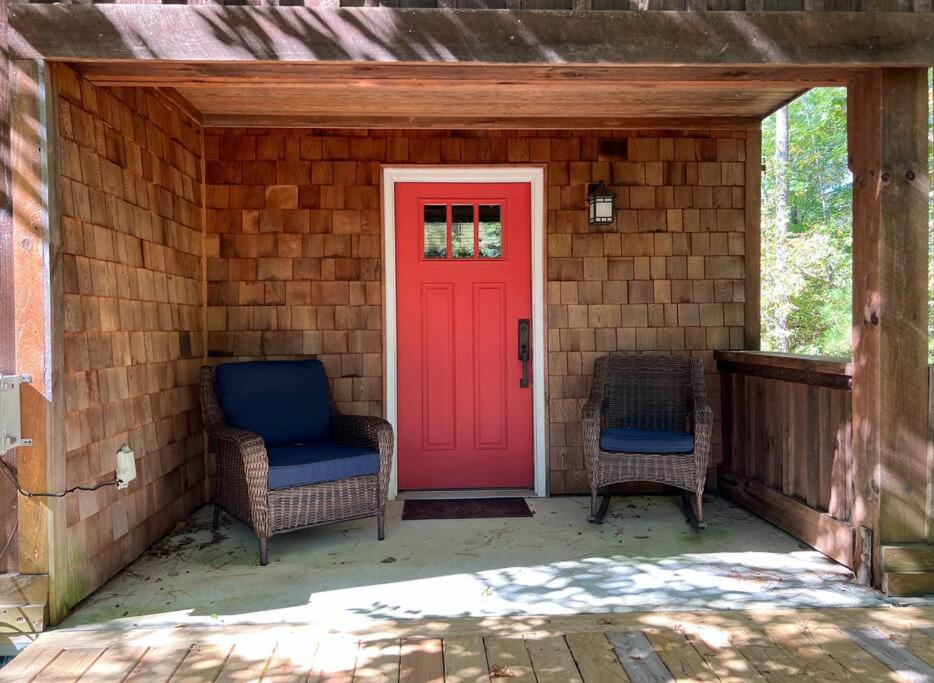 Three-Bedroom House photo 3