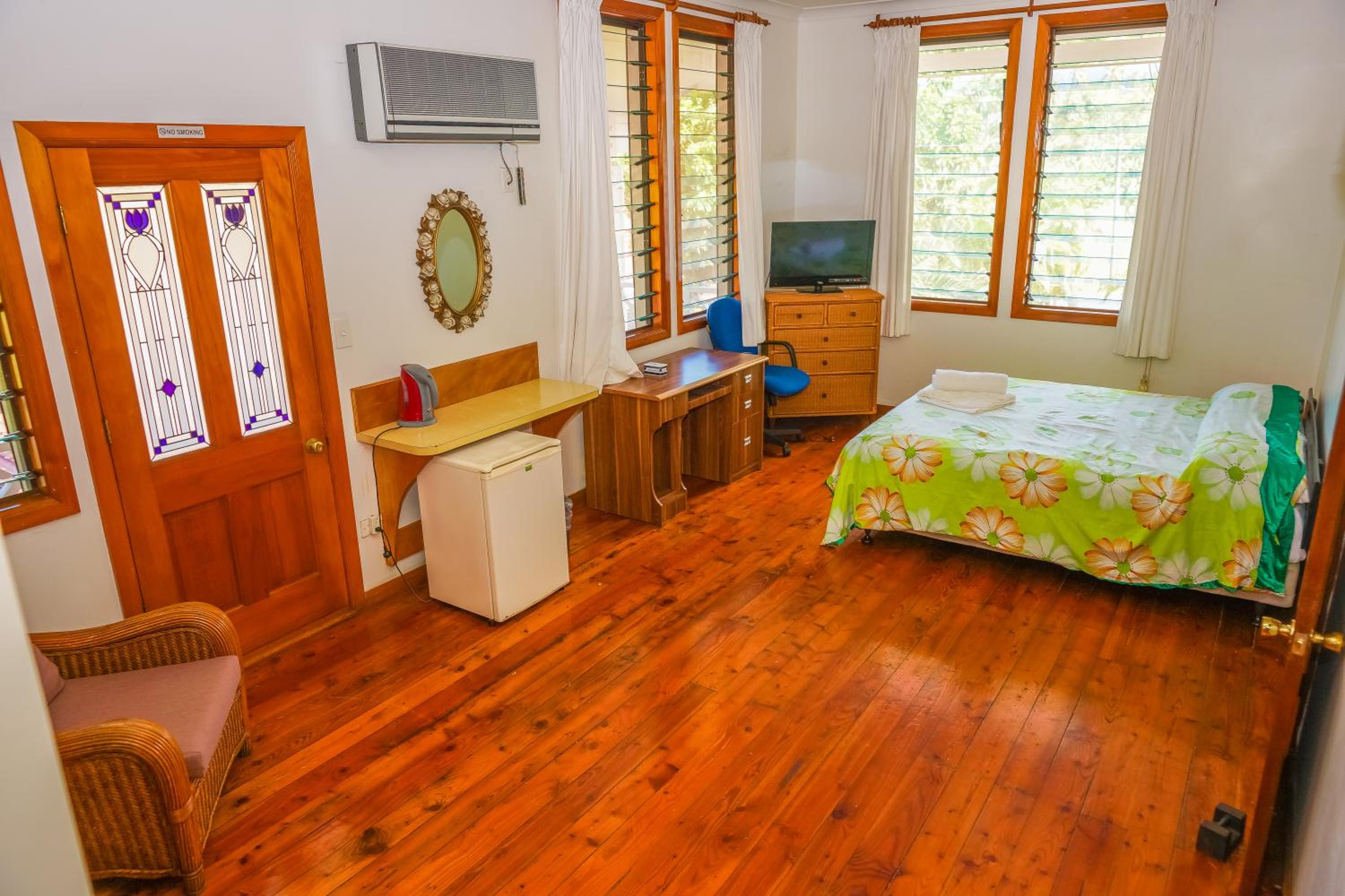Family Room with Balcony photo 3