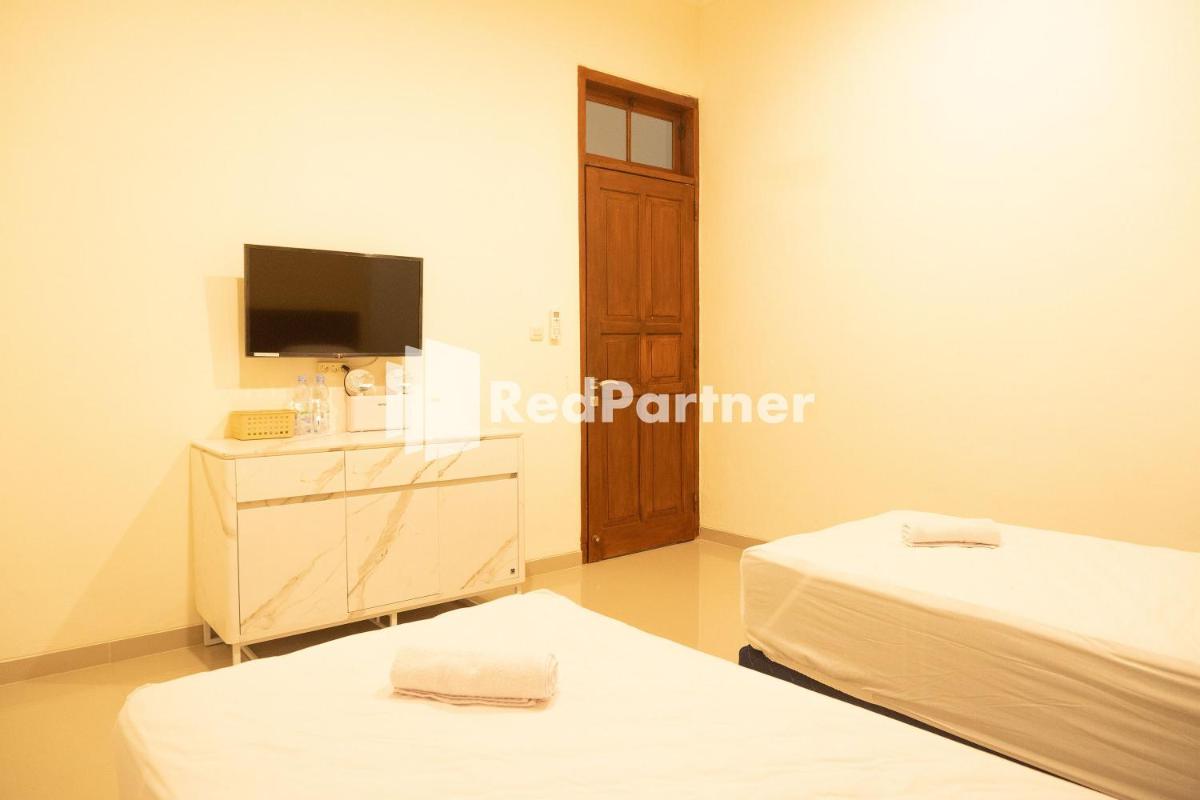 Economy Twin Room photo 3