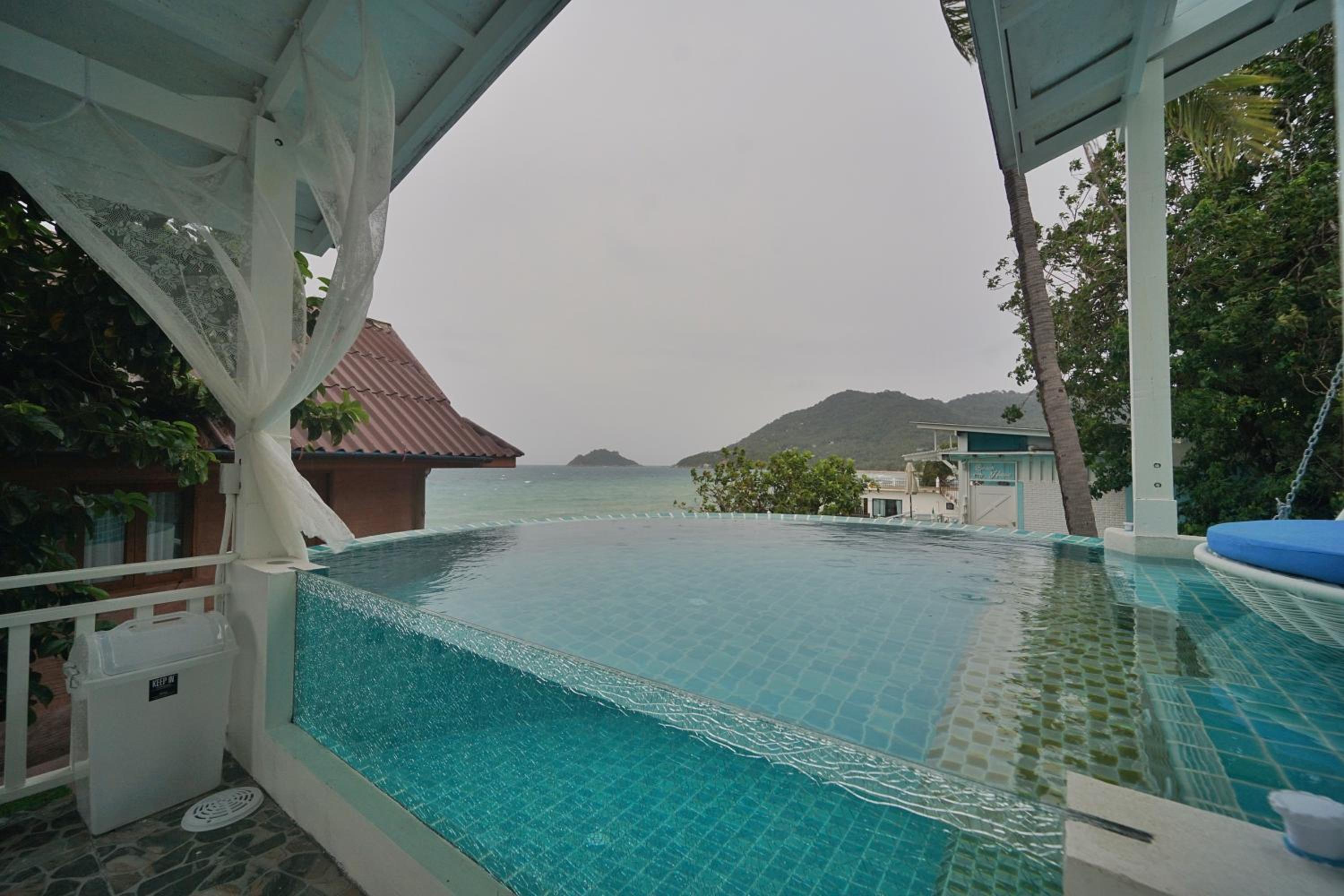 Villa with Private Pool photo 2