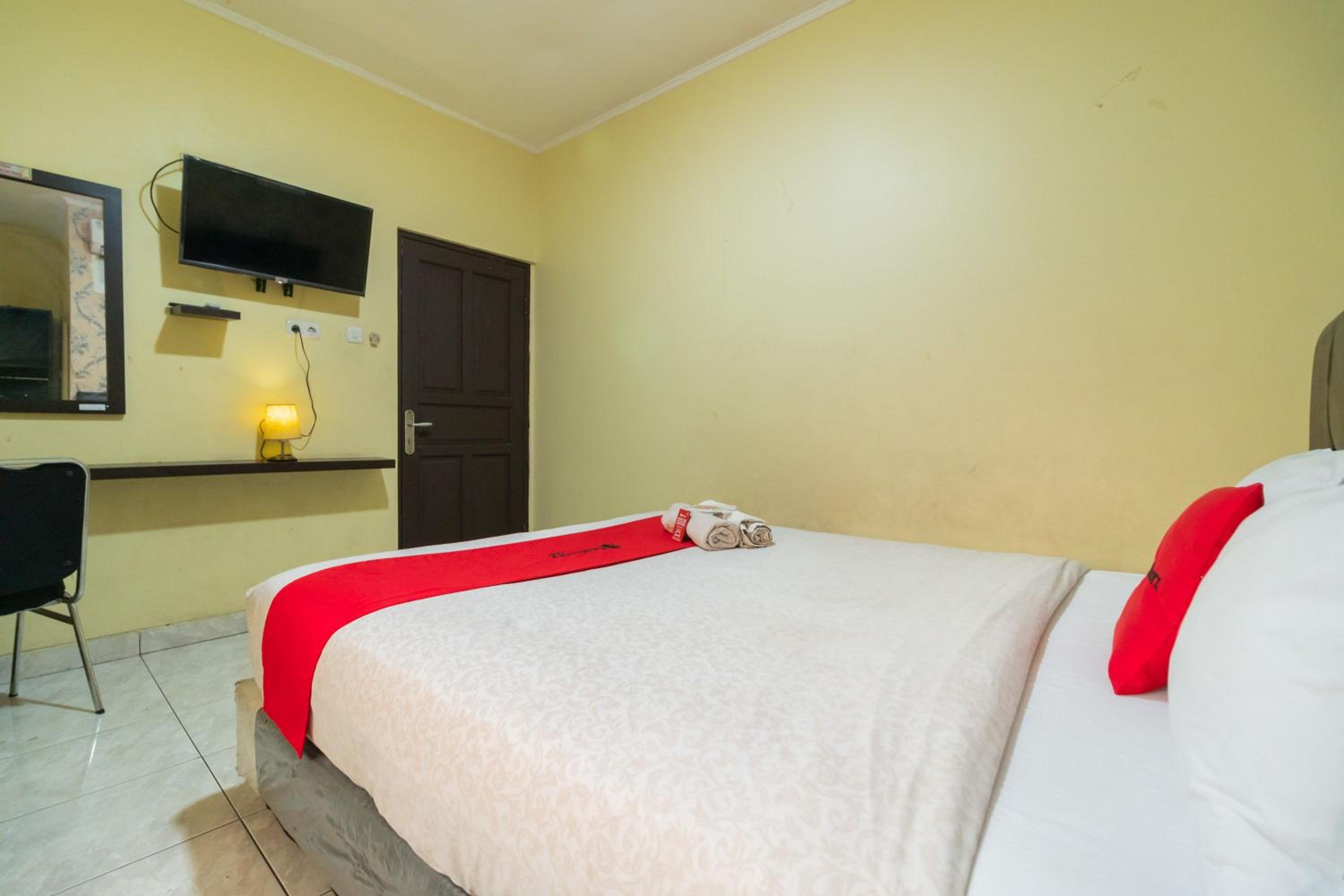 Deluxe Room - Photo 7