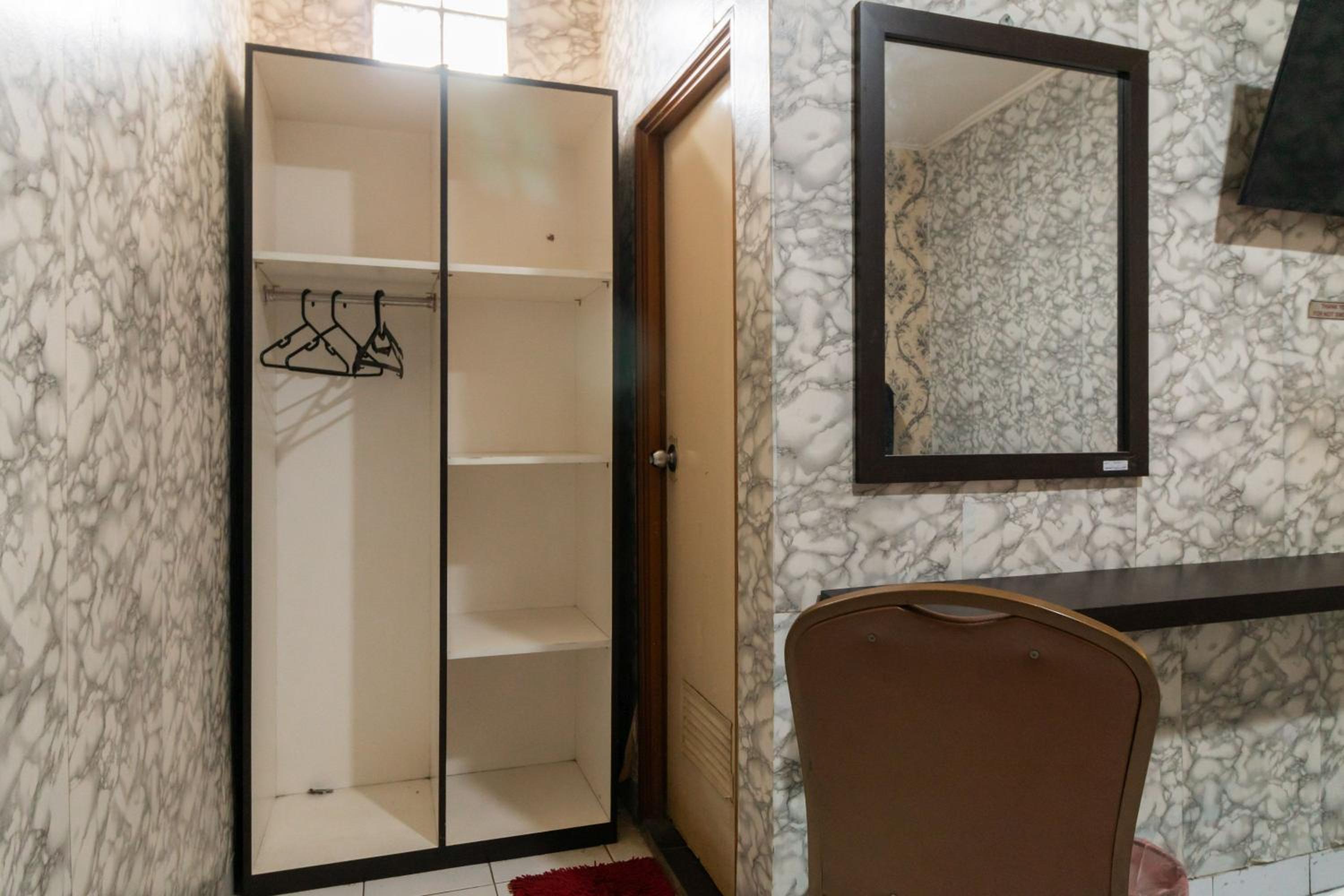 Deluxe Room - Photo 2