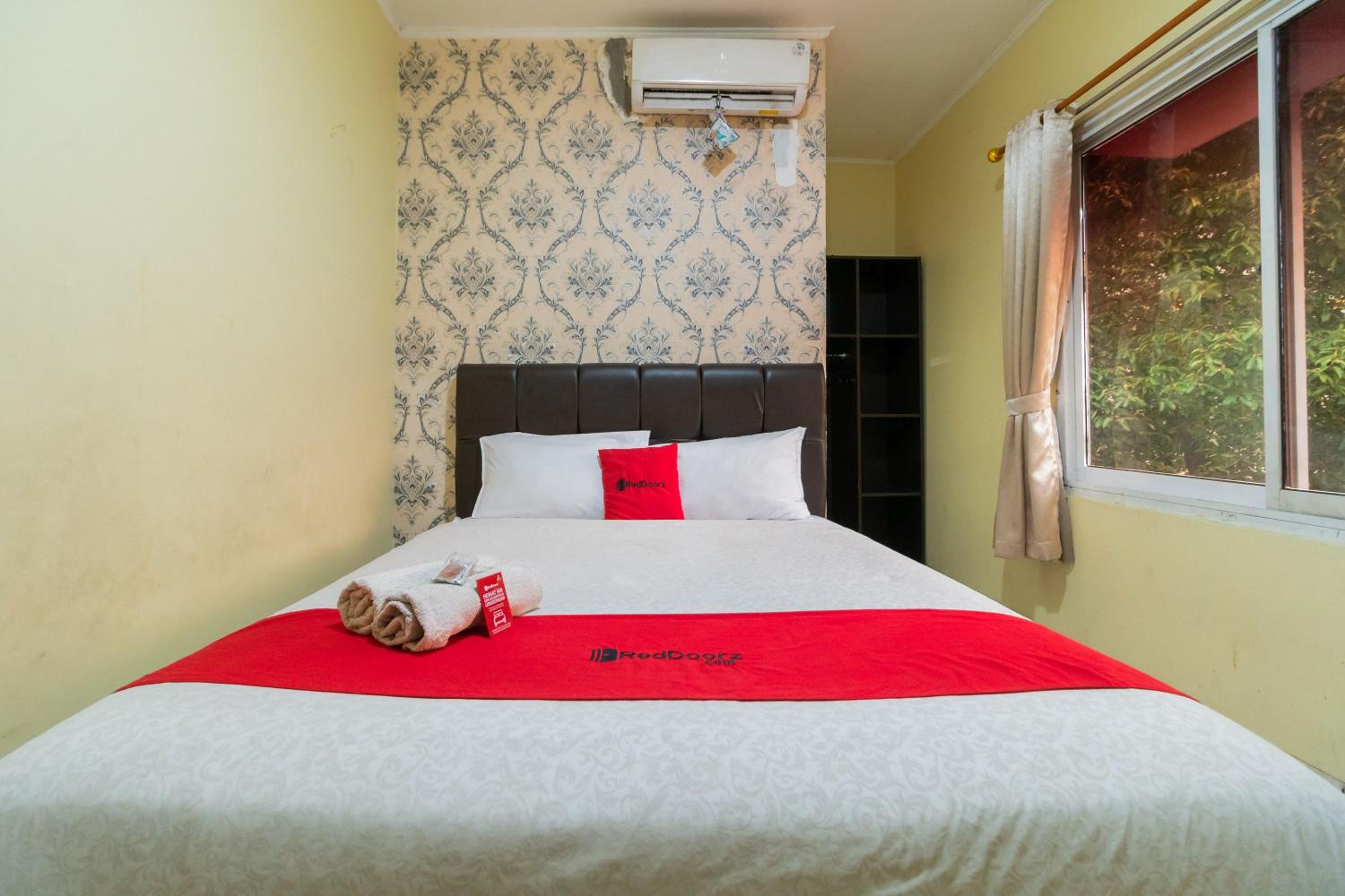 Deluxe Room - Photo 11