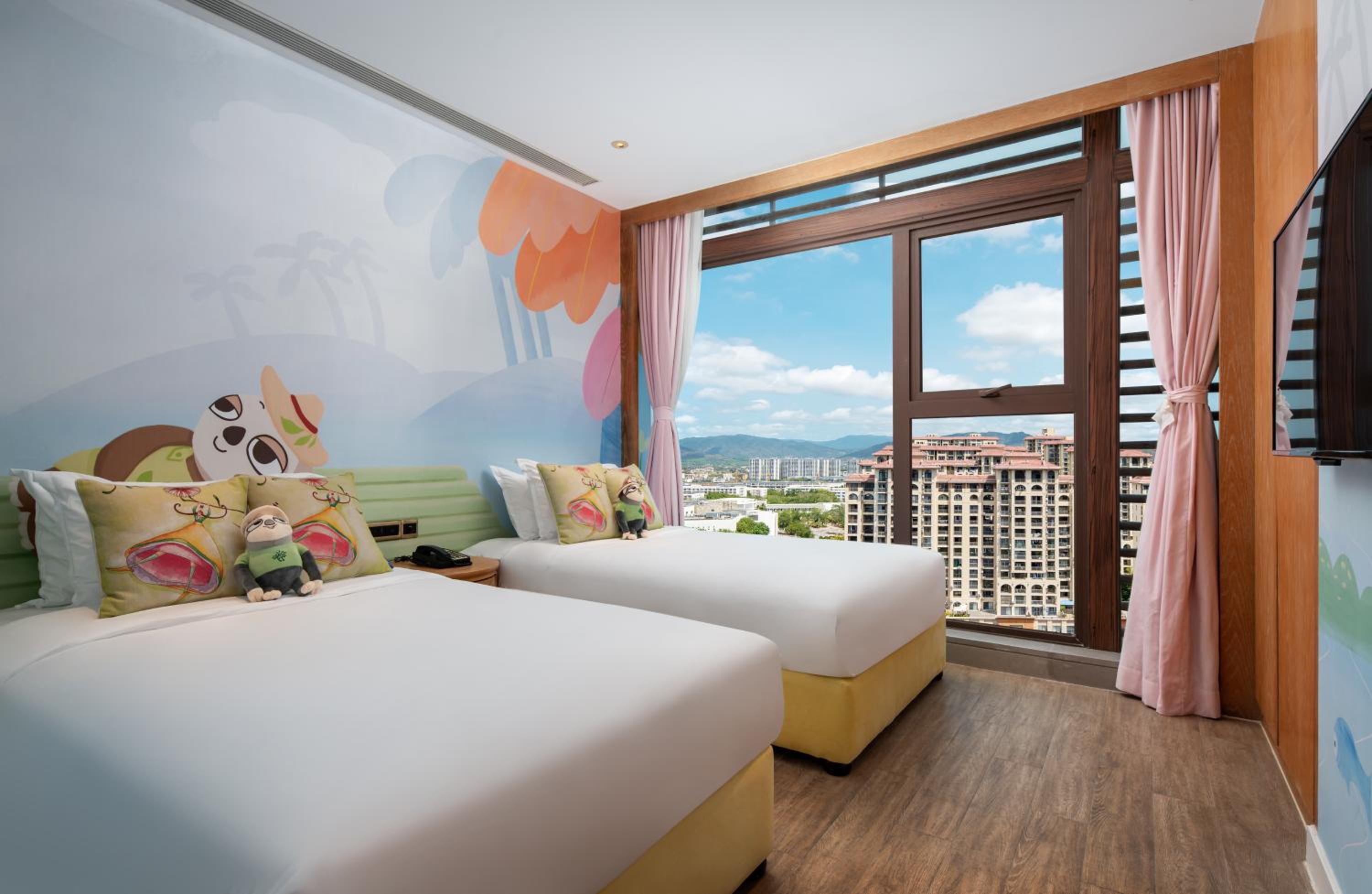 Three-Bedroom Suite photo 2