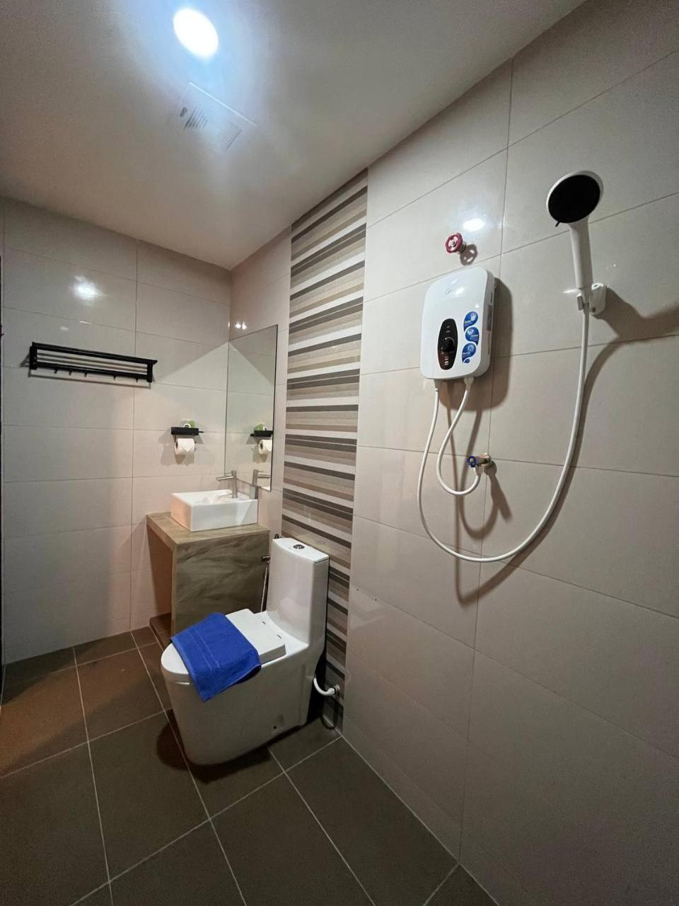 Standard Twin Room - Photo 1