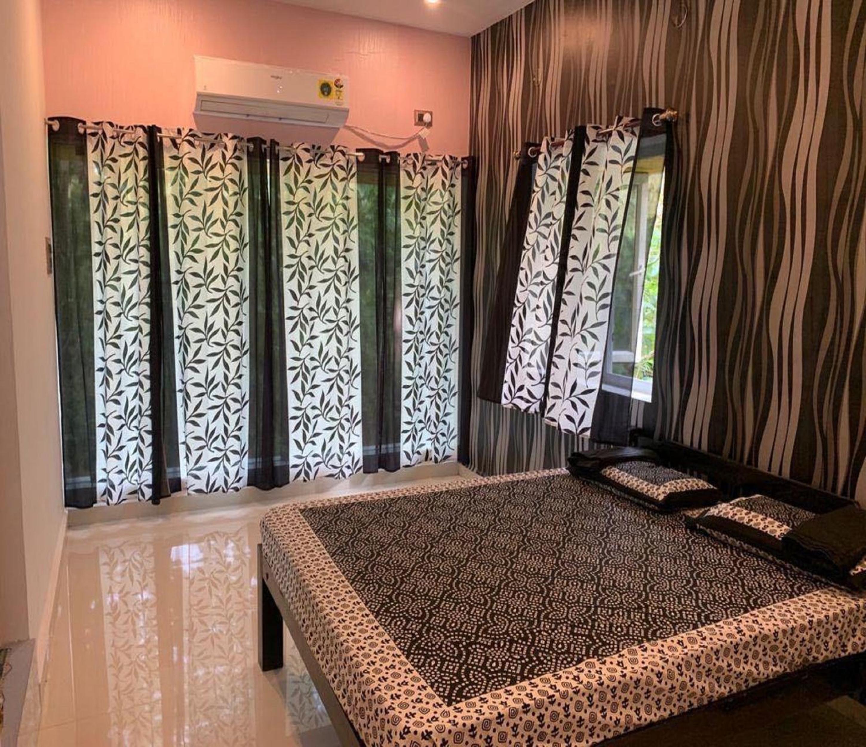 Villa with Private Pool - Photo 16