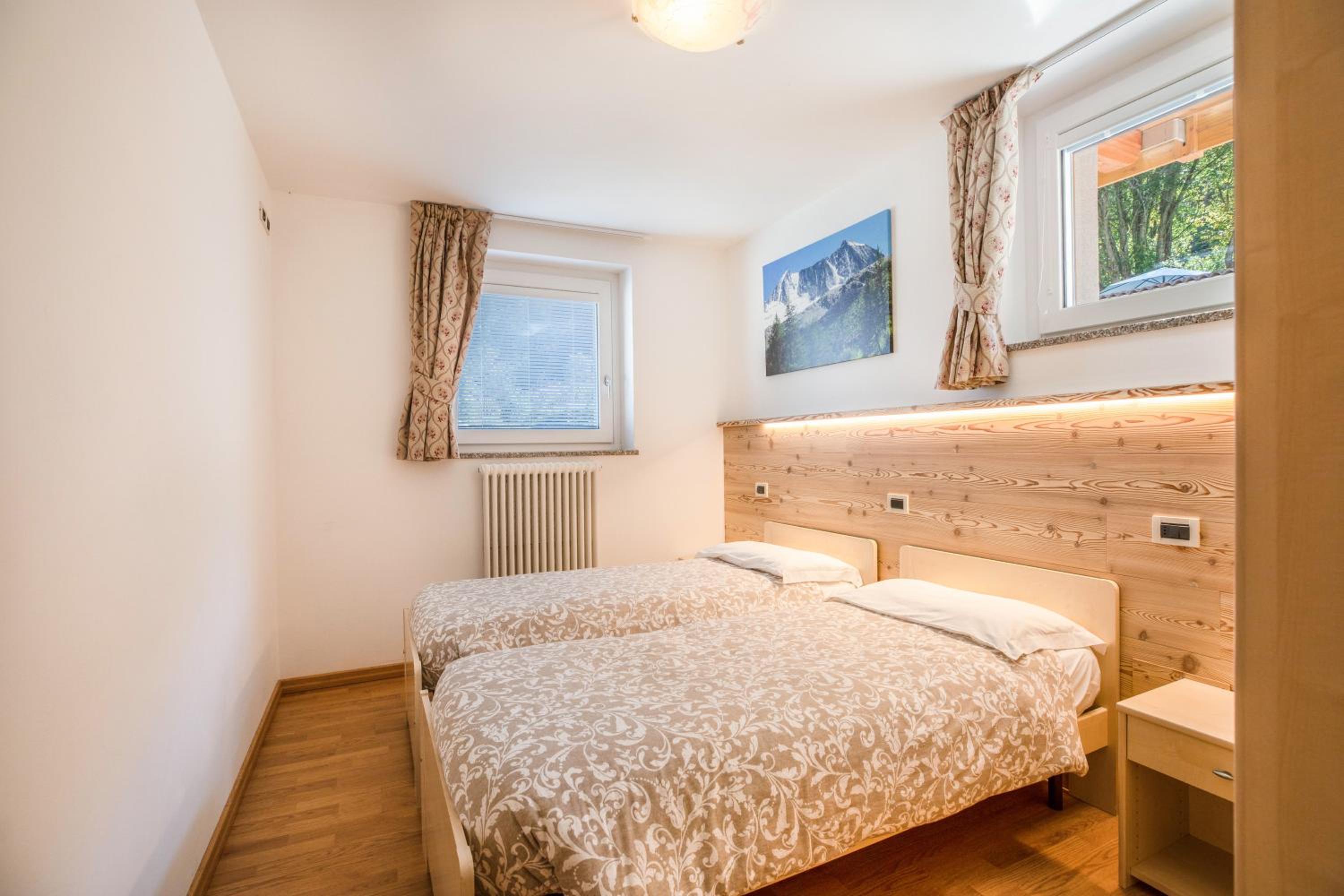 Two-Bedroom Deluxe Apartment with Garden View photo 1