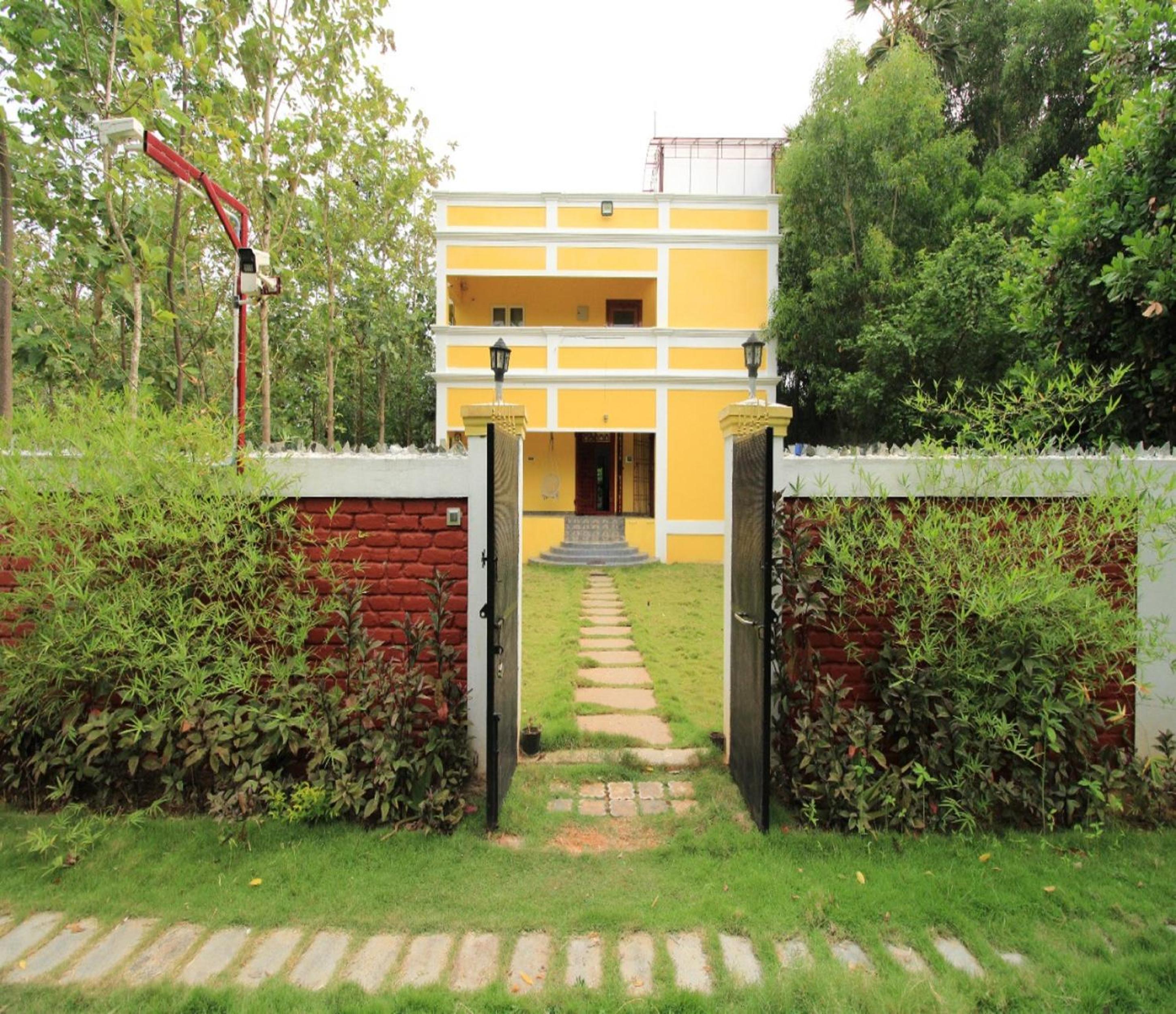 Villa with Private Pool - Photo 32