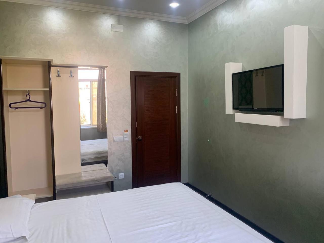 Large Double Room photo 3