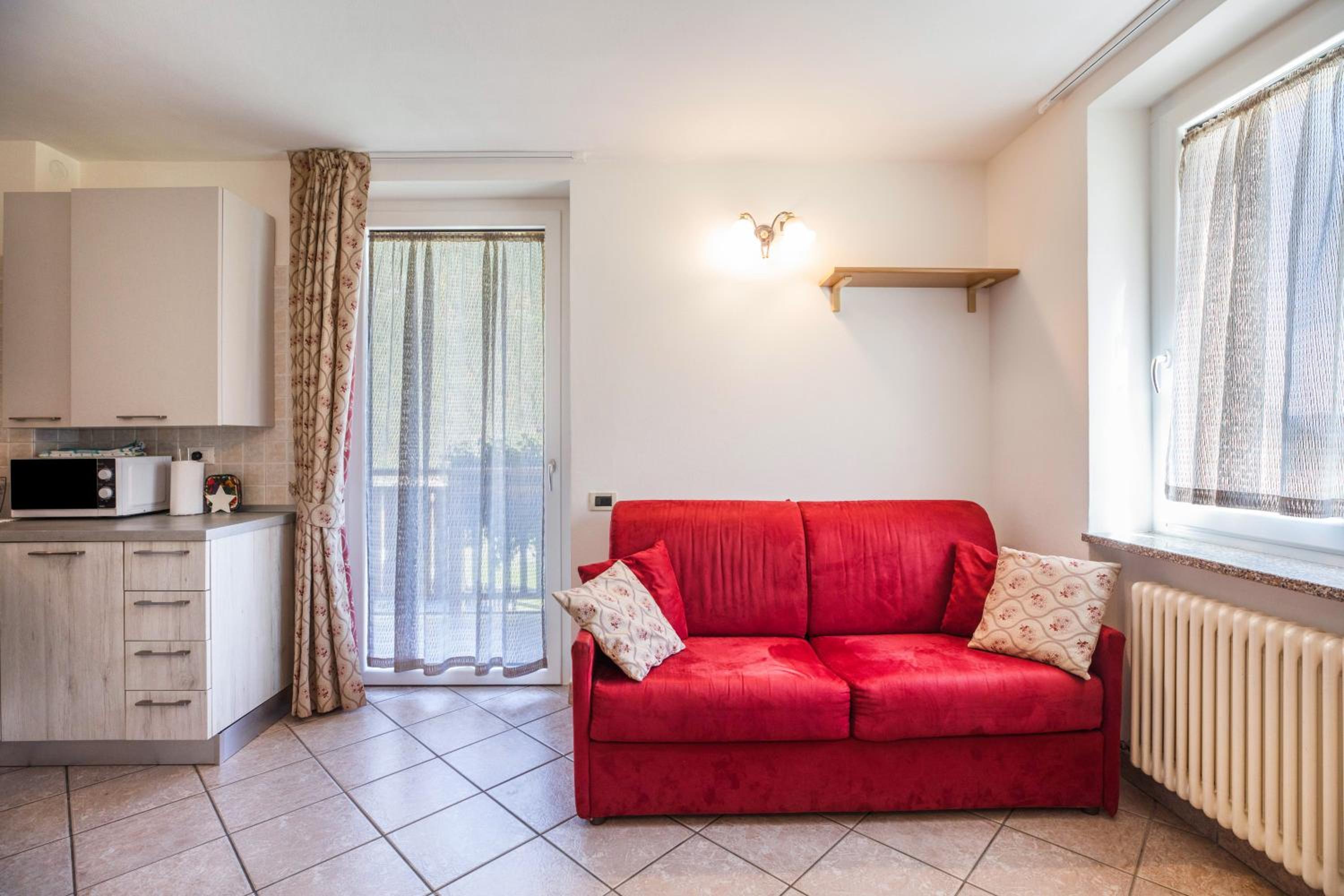 Two-Bedroom Deluxe Apartment with Garden View