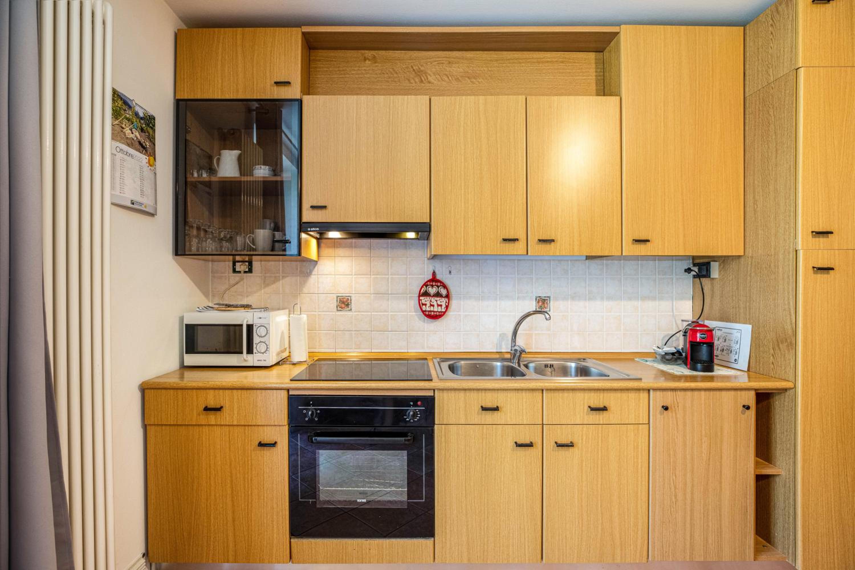 Two-Bedroom Deluxe Apartment with Garden View photo 3
