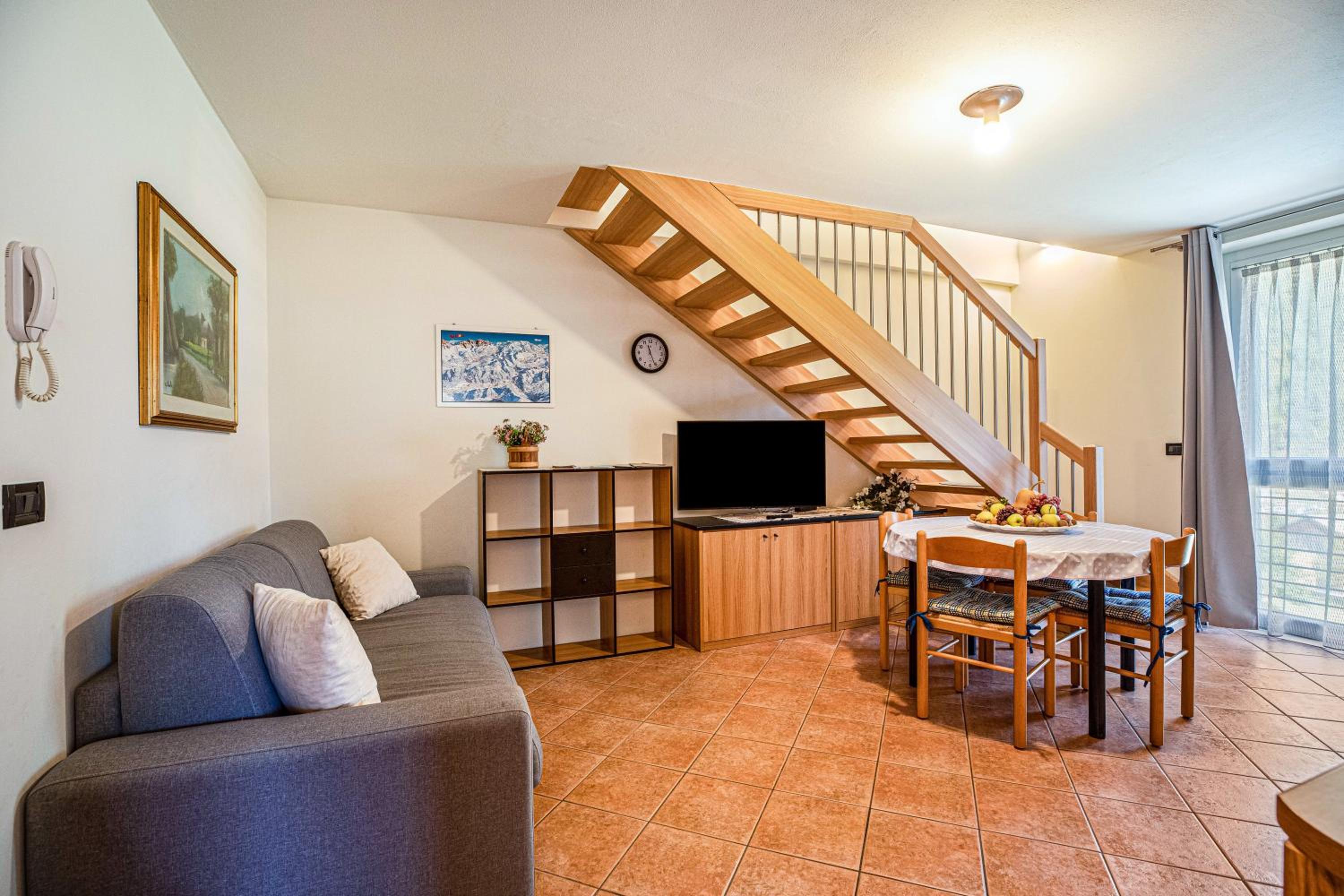 Two-Bedroom Deluxe Apartment with Garden View photo 1