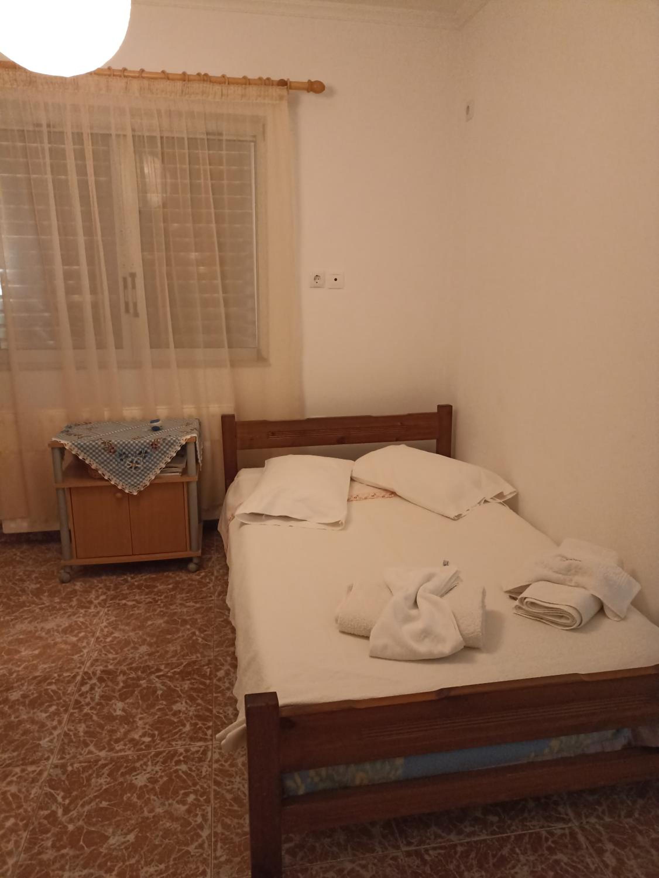 Two-Bedroom House - Photo 29