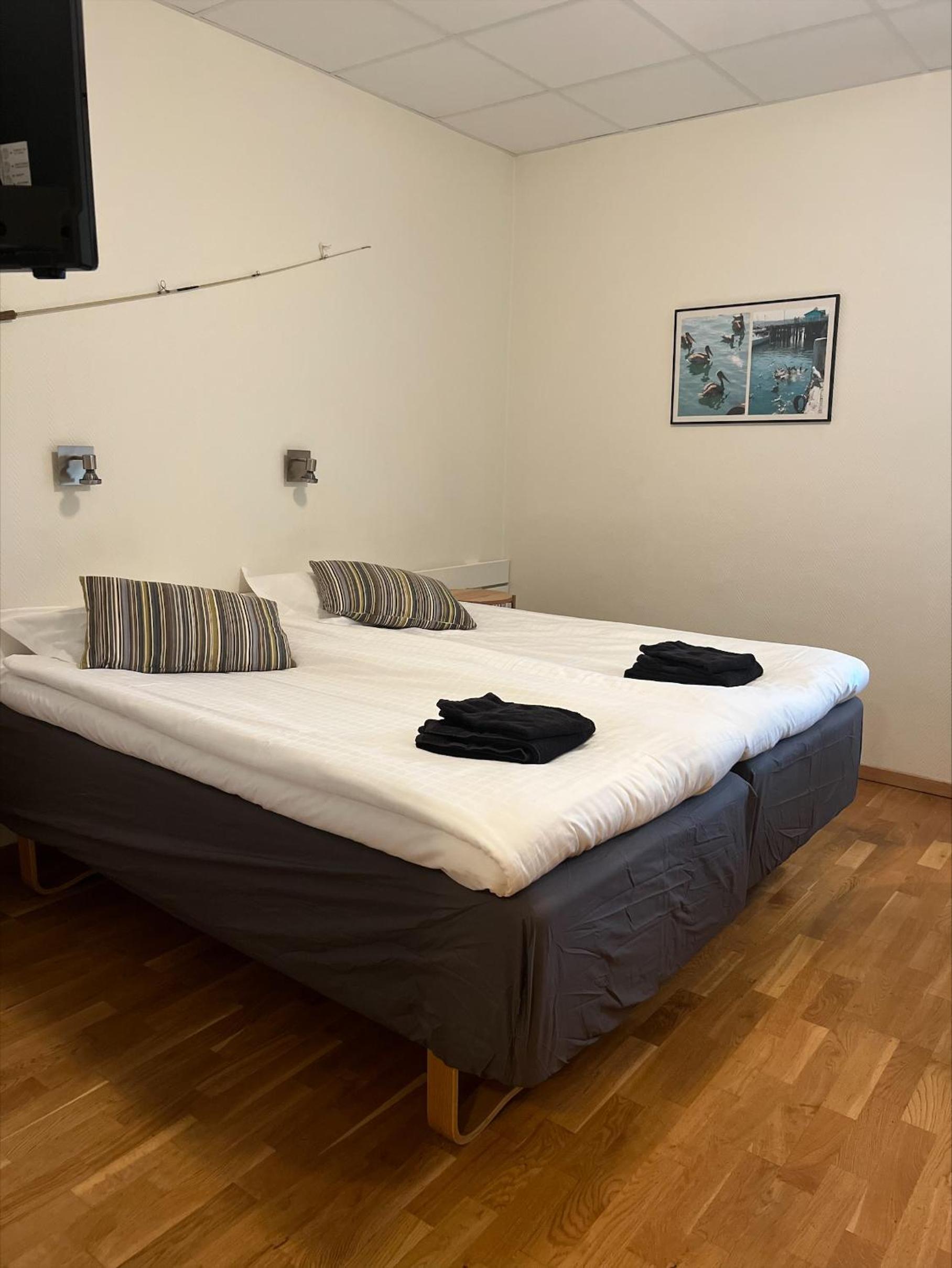 Twin Room - Photo 3