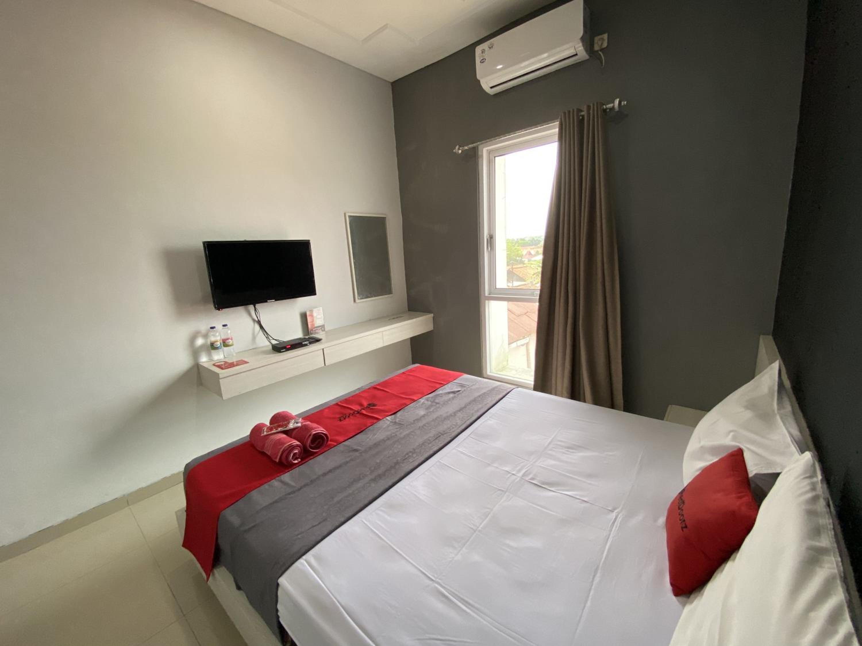 Standard Double Room - Photo 11