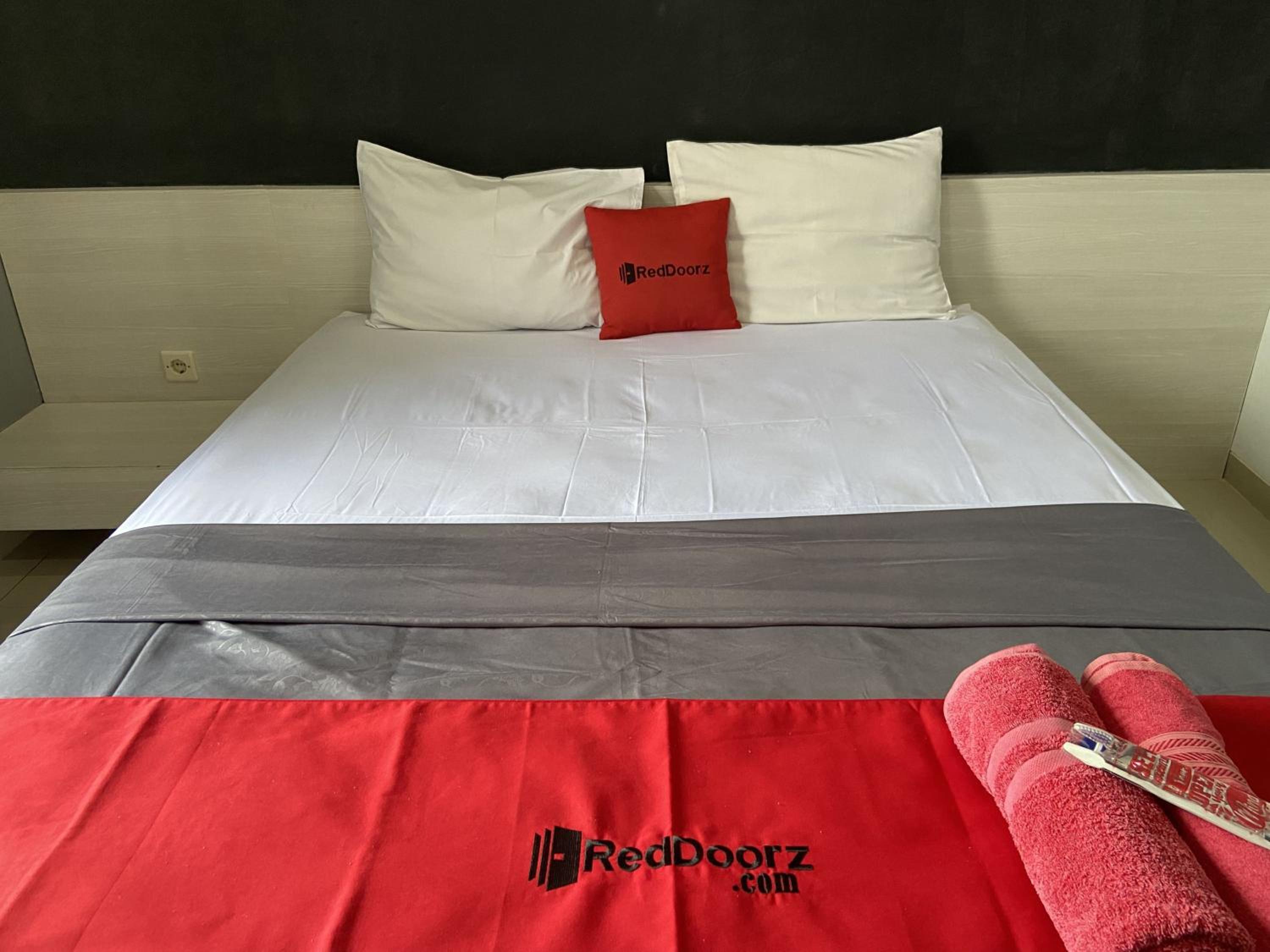 Standard Double Room - Photo 9