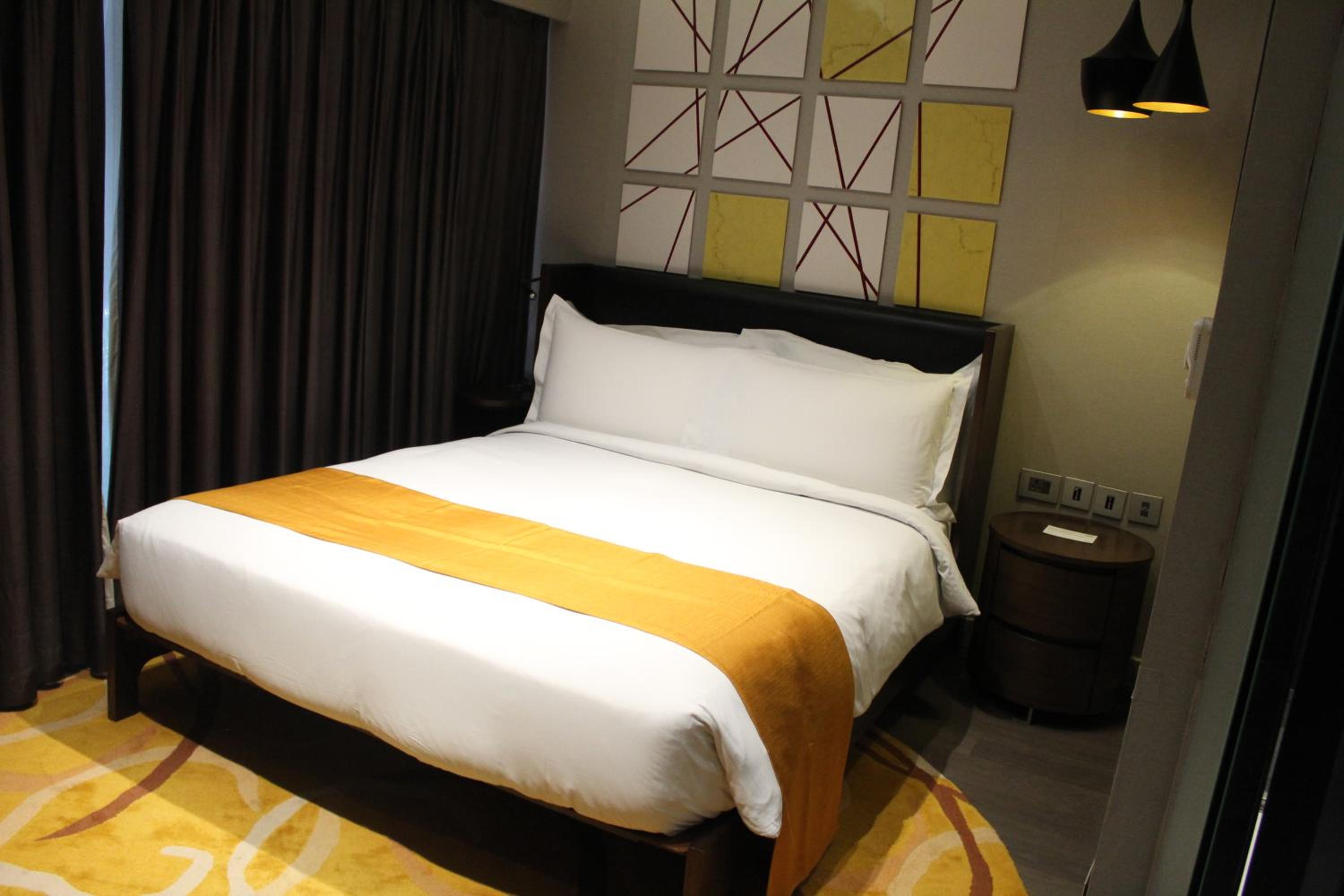 Queen Room - Domestic Wing - Non Smoking - Photo 7