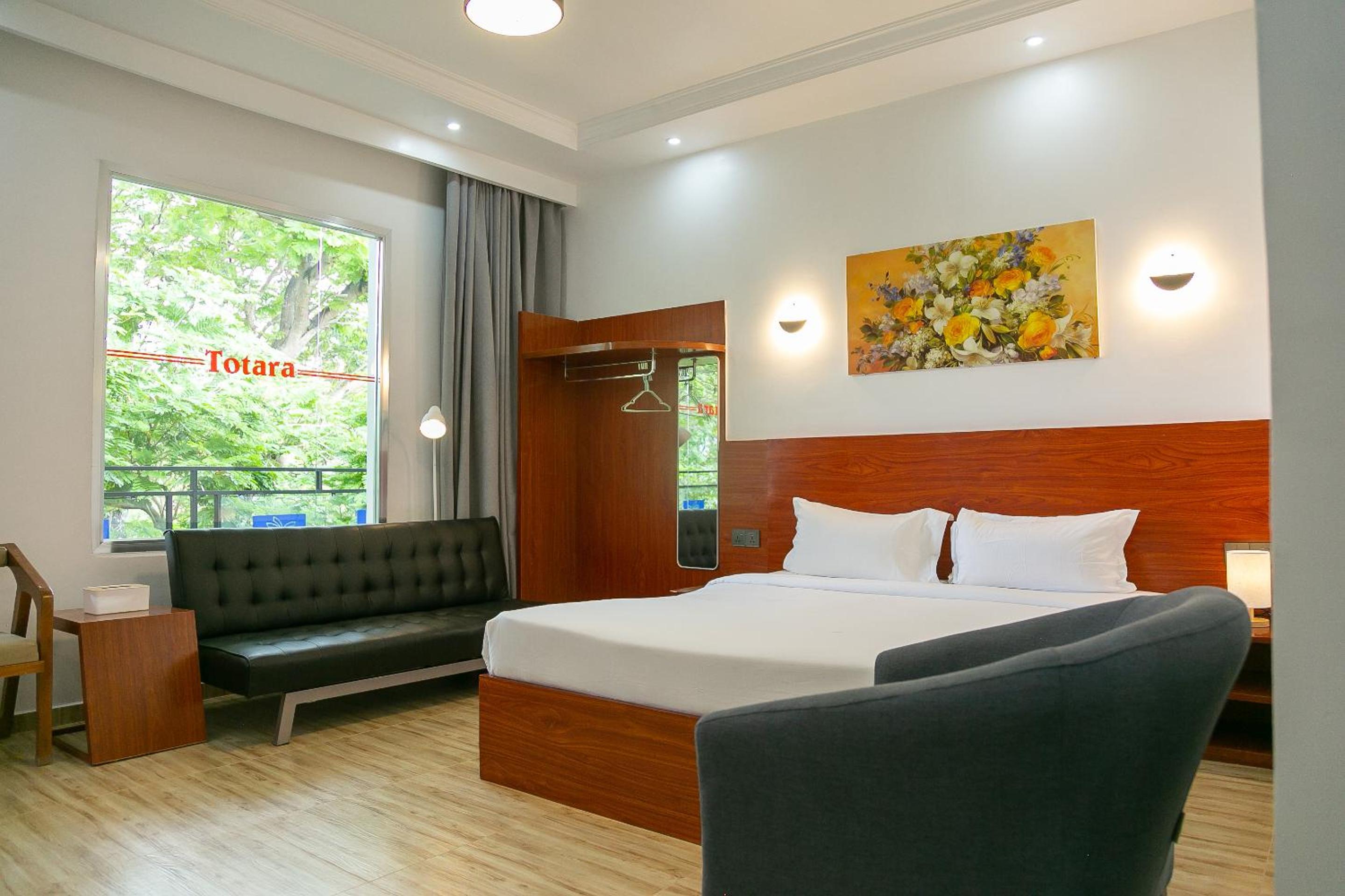 Deluxe Double Room with Balcony - Photo 1