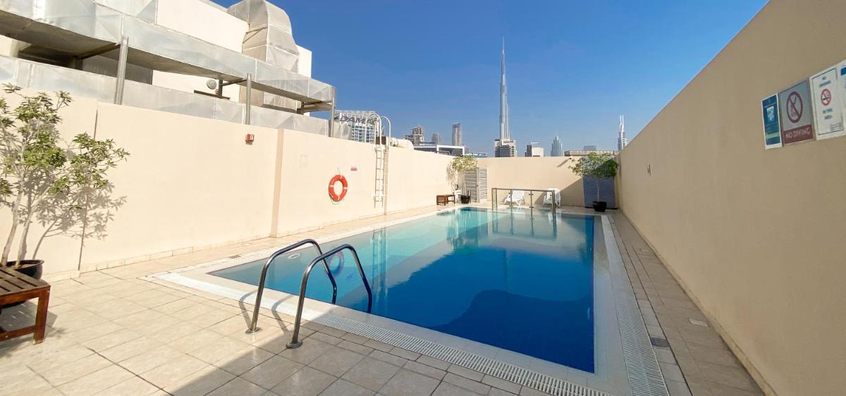 Apartment with Balcony photo 1