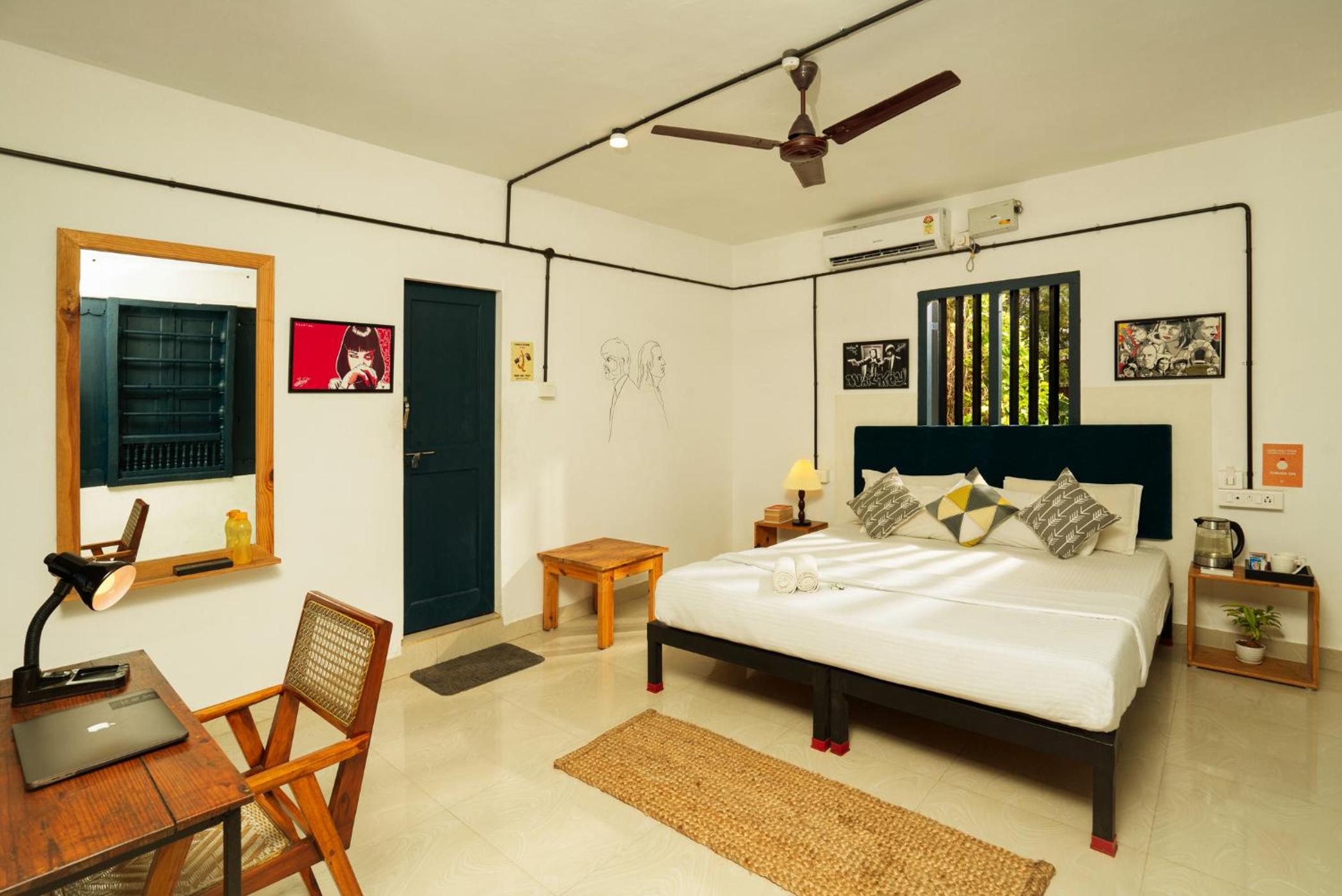 Deluxe Double Room (with AC) - Photo 3