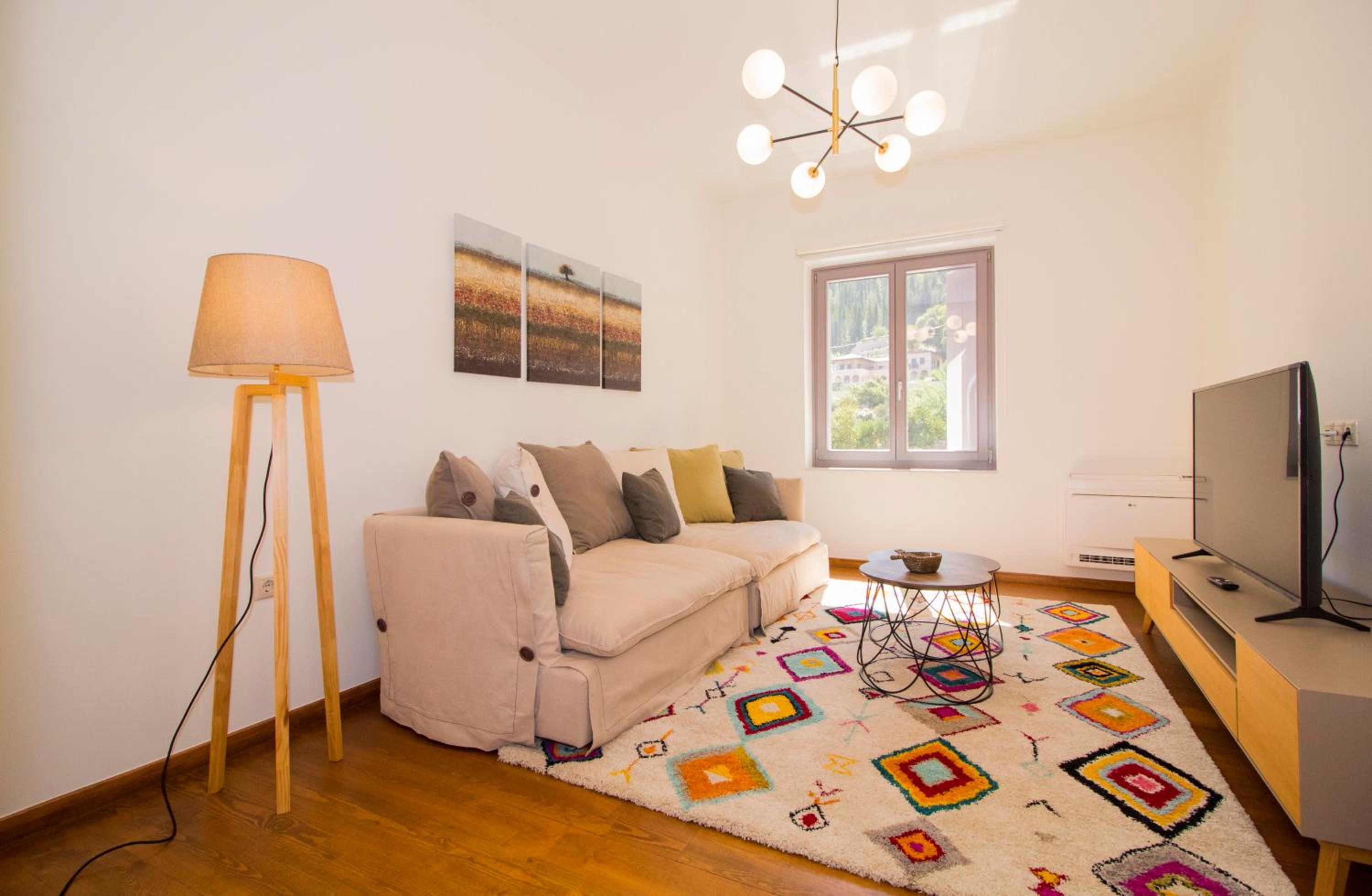 Two-Bedroom Deluxe Apartment with Balcony