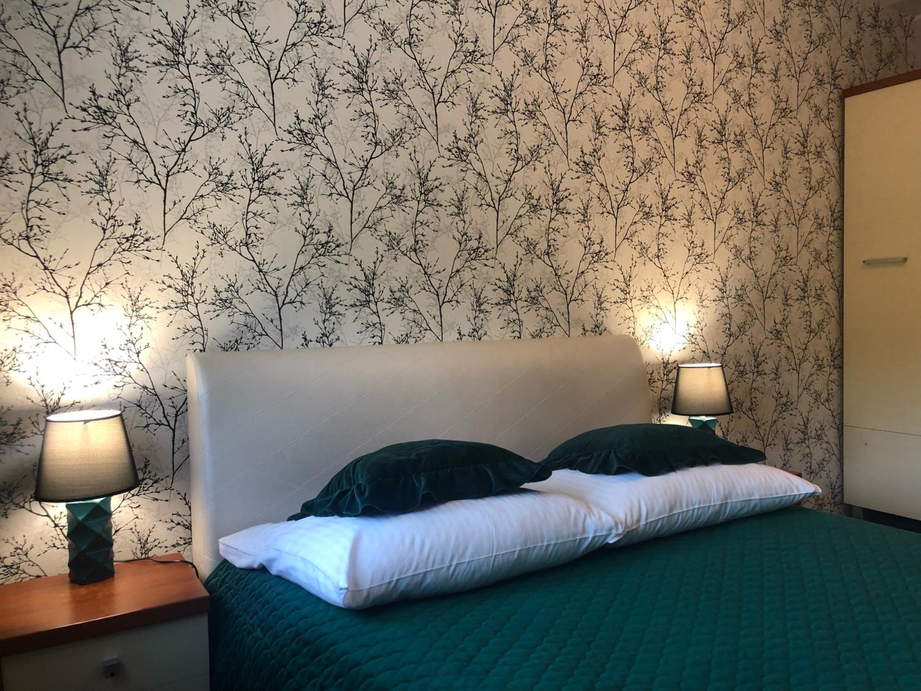 Twin Room - Photo 12