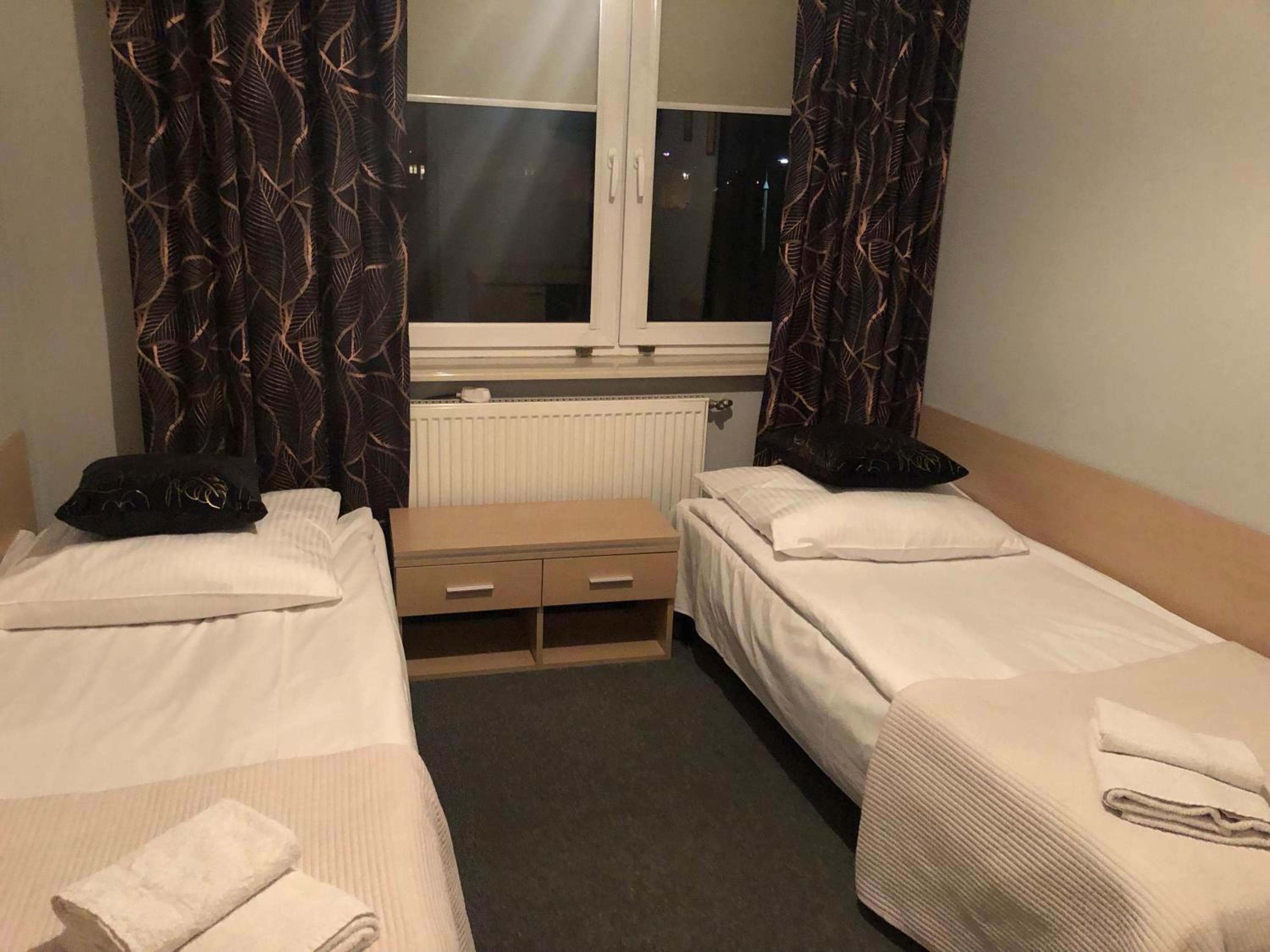 Twin Room - Photo 76