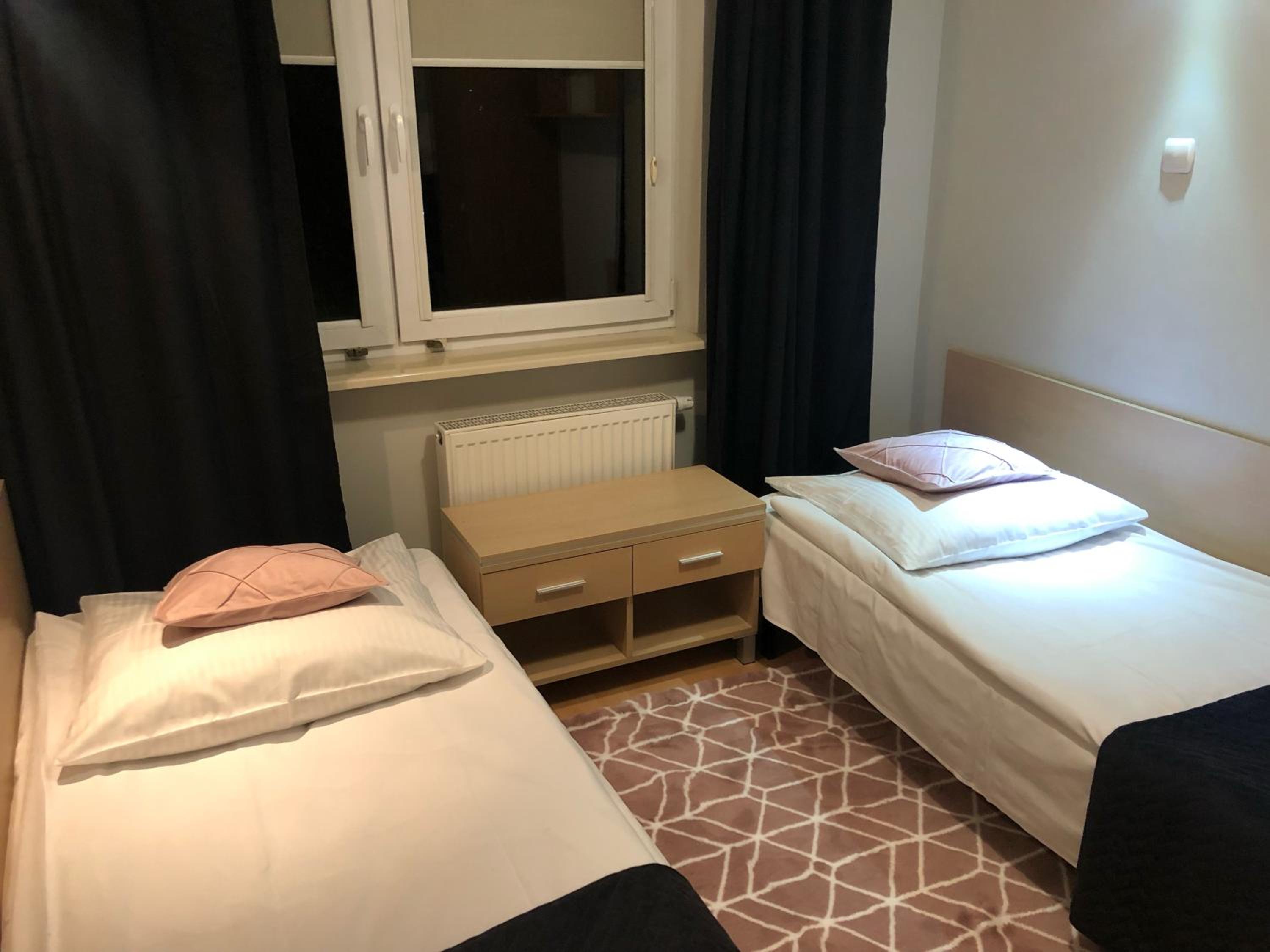 Twin Room - Photo 42