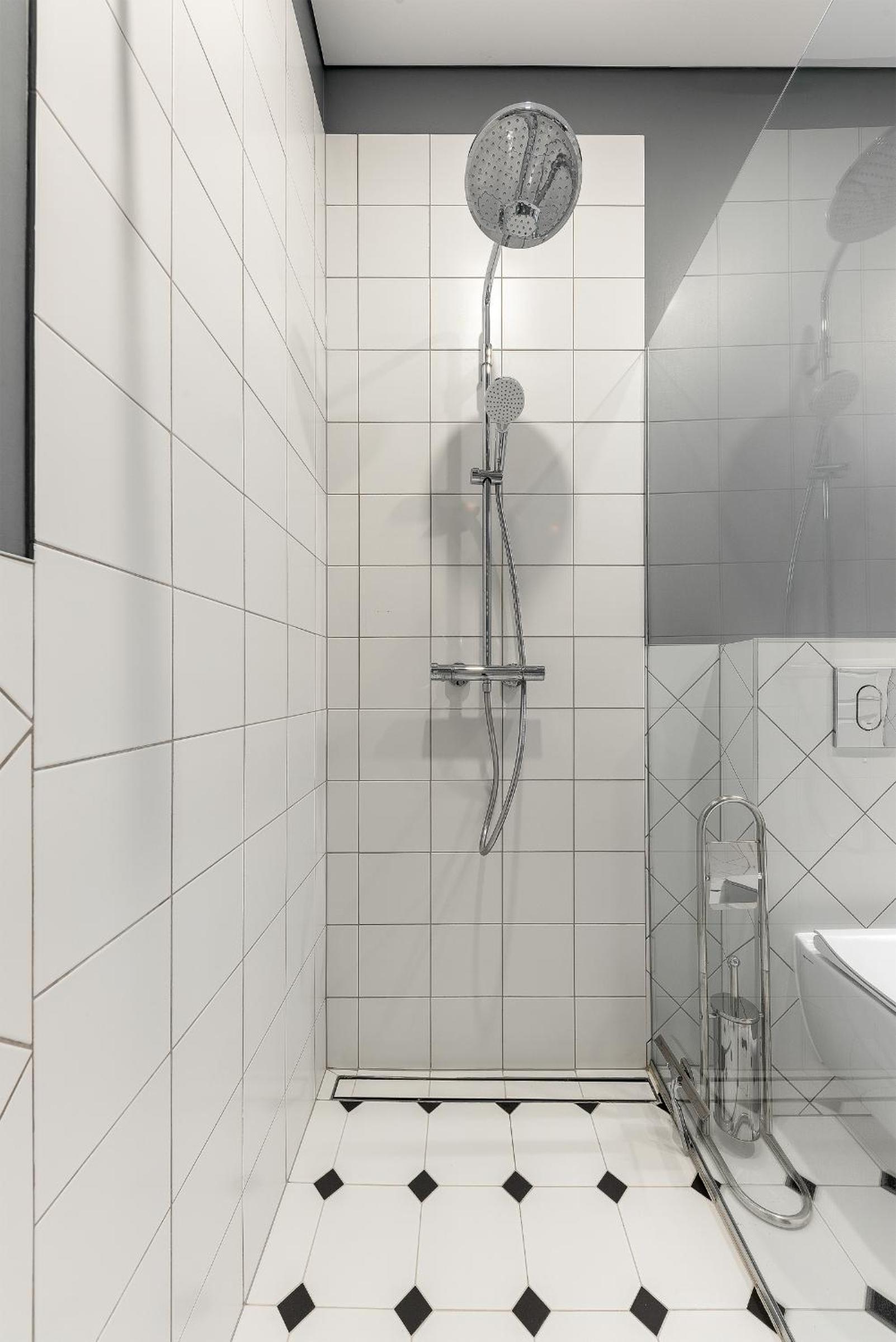 Large Double or Twin Room - Photo 1