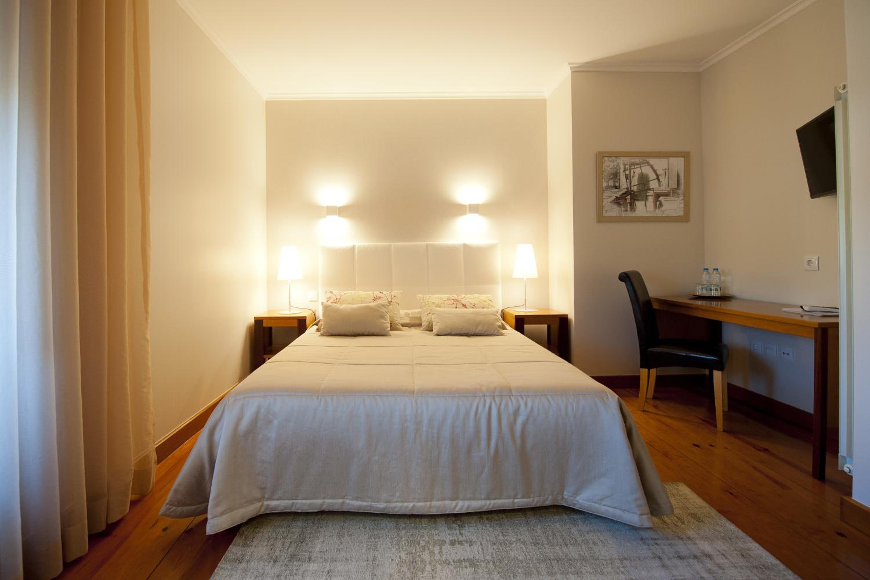 Double or Twin Room - Photo 42