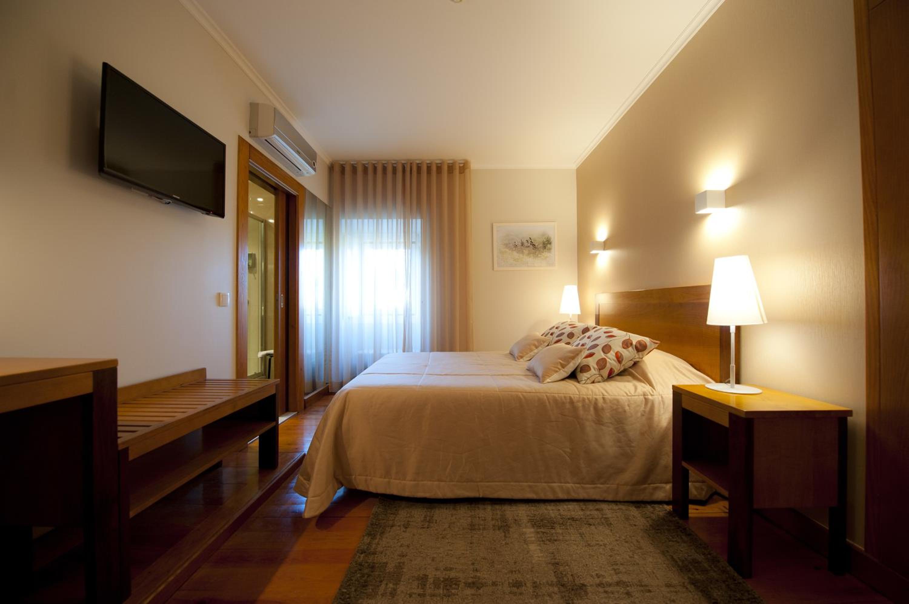 Double or Twin Room - Photo 32