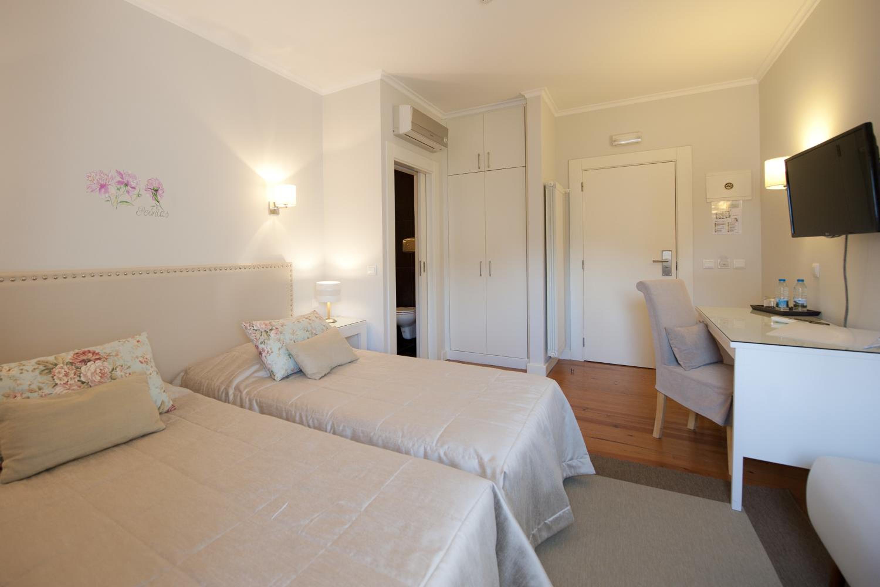 Double or Twin Room - Photo 39
