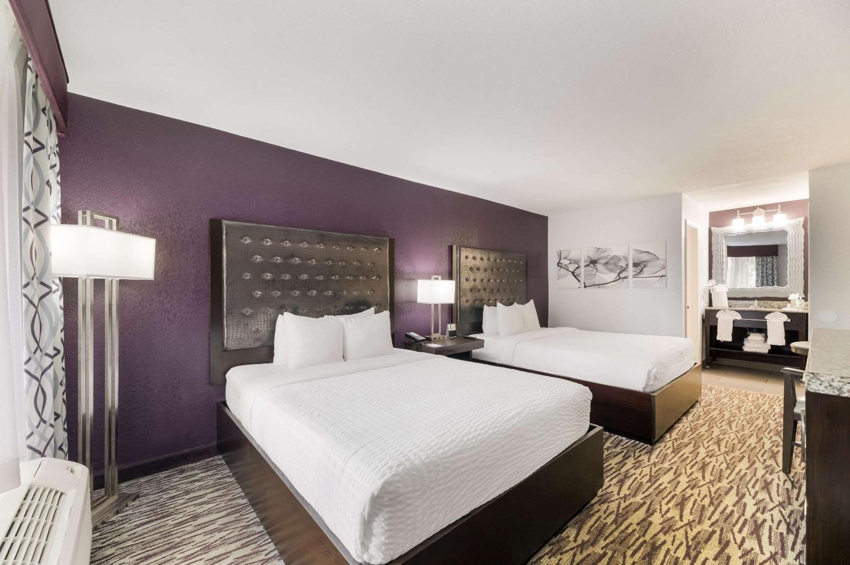 Queen Room with Two Queen Beds (No Resort Fee)