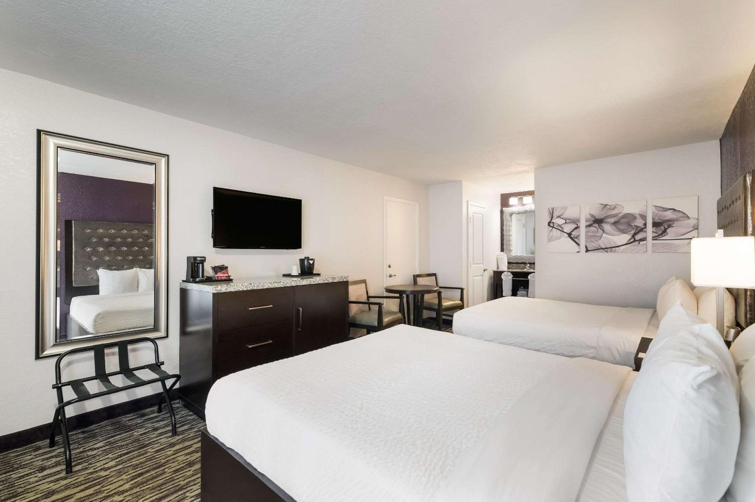 Queen Suite with Two Queen Beds & Sofa Bed (No Resort Fee)